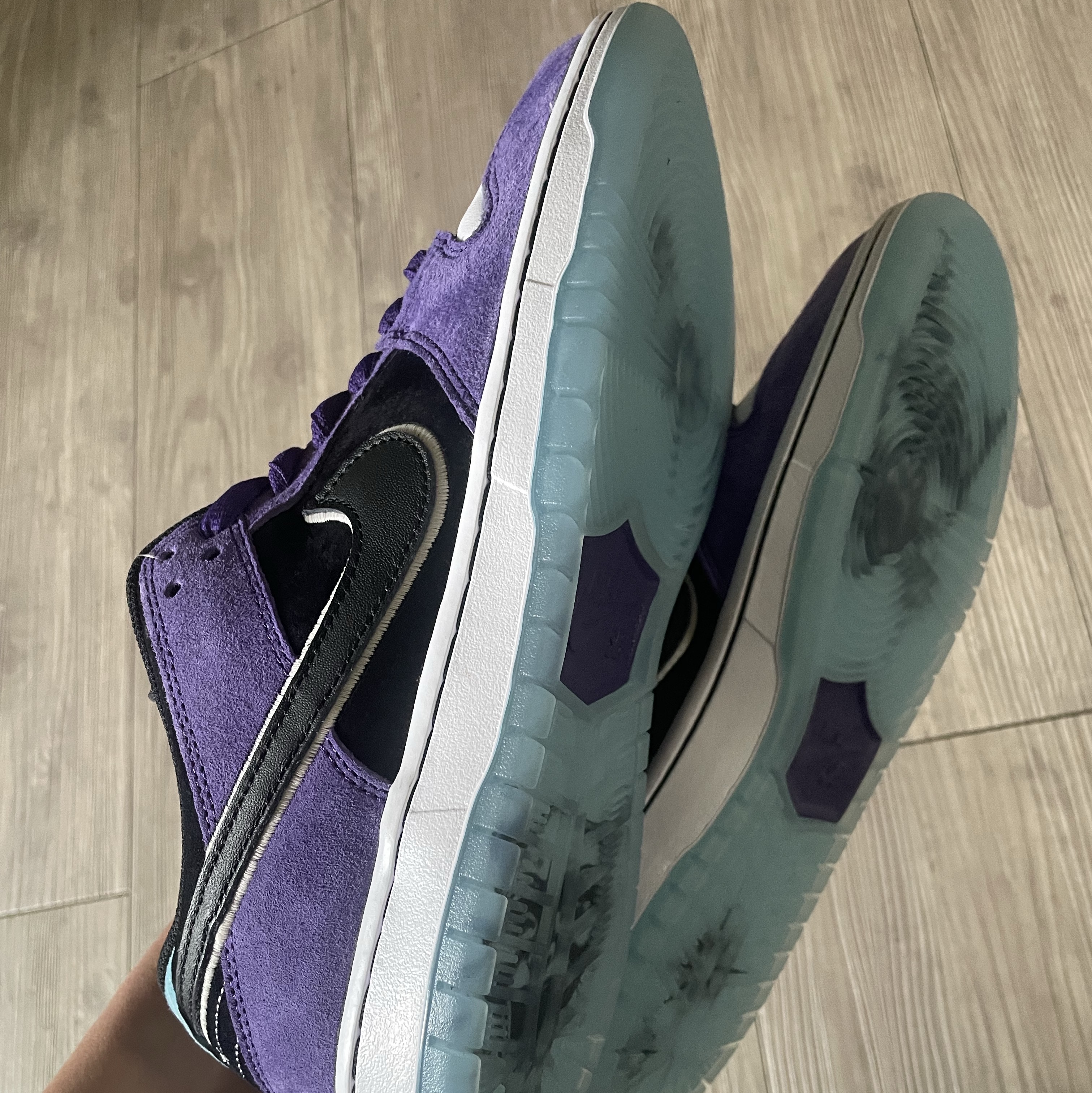 Nike x Hayley Wilson SB Dunk Low Pro Black and Court Purple, Nike Dunk Low Ugly Duckling Purple 착용 스타일 - 2