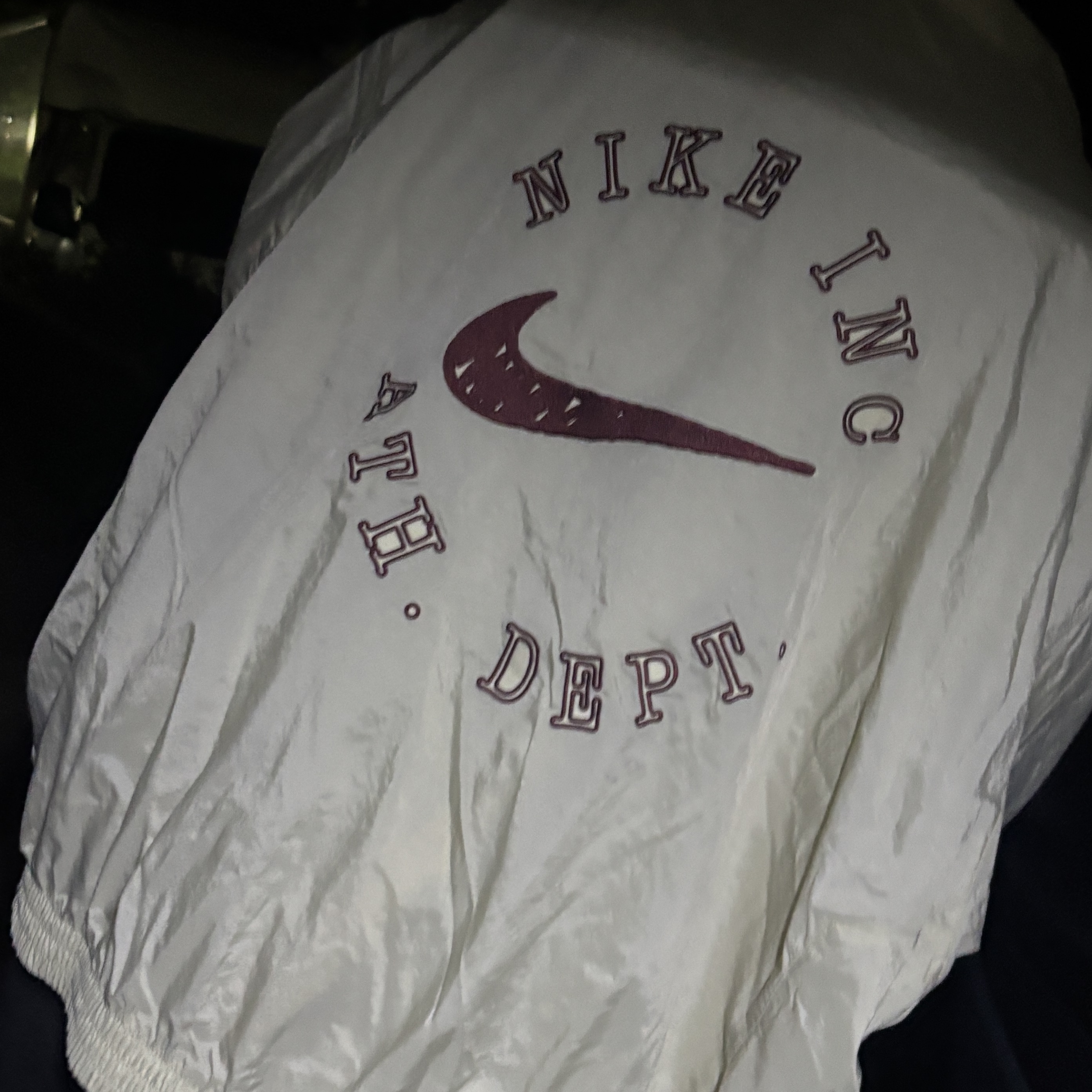 Nike Club Oversized Woven Track Jacket Desert Khaki Mink Brown - Asia 착용 스타일