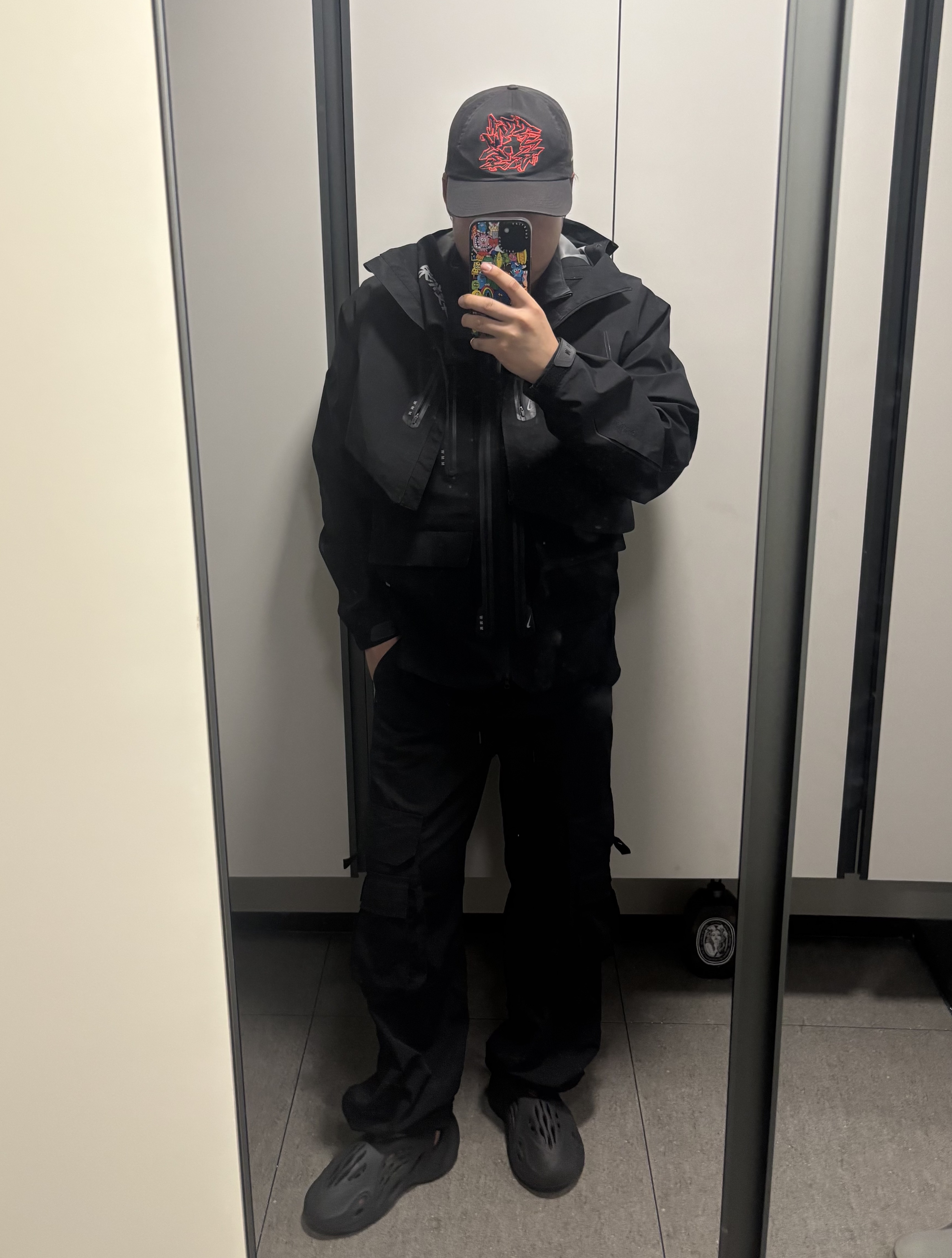 Adidas Yeezy Foam RNNR Onyx, Nike x Matthew M Williams NRG Jacket Black 착용 스타일