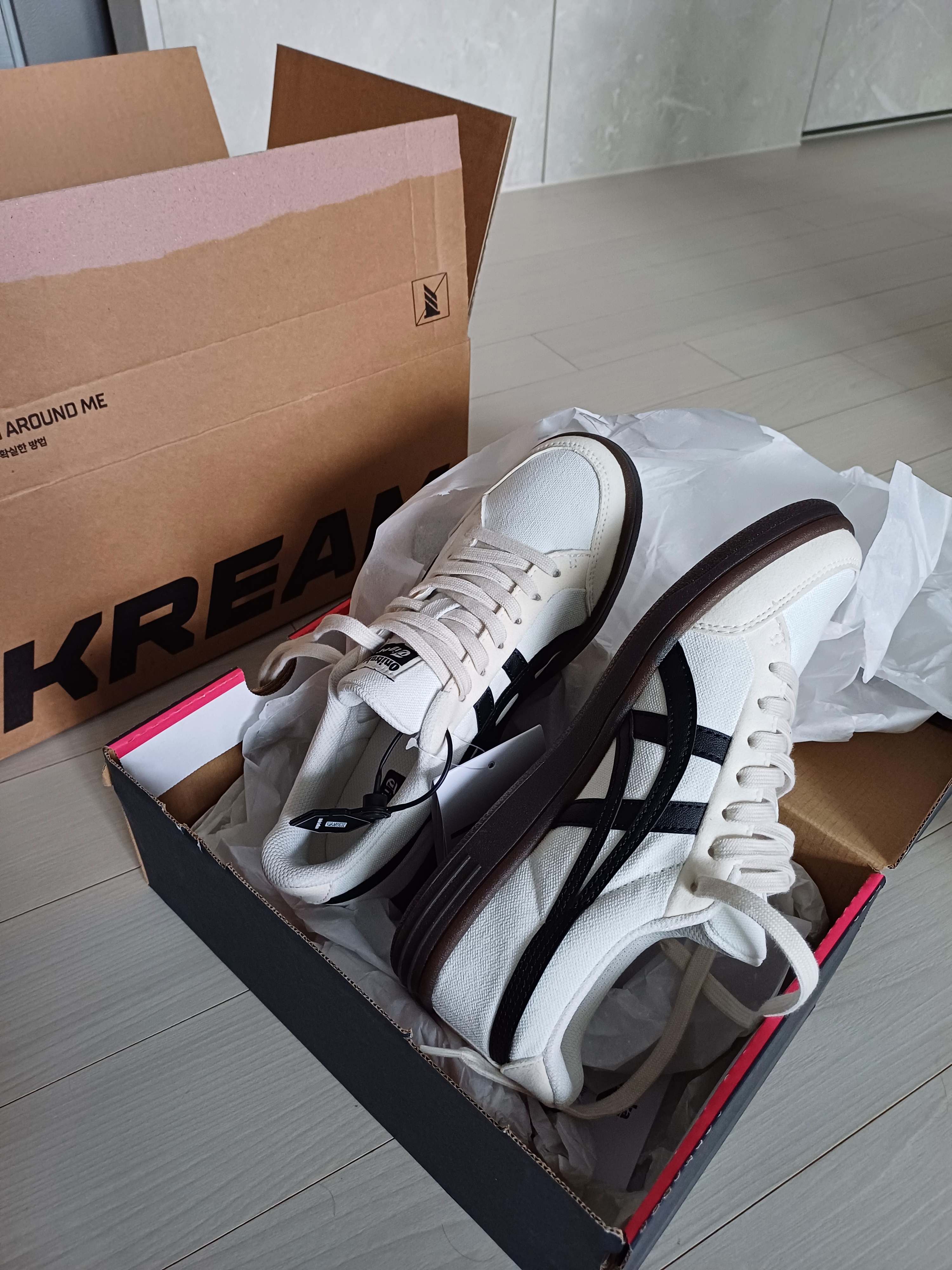 Onitsuka Tiger Advanti Cream White Black 착용 스타일 - 5