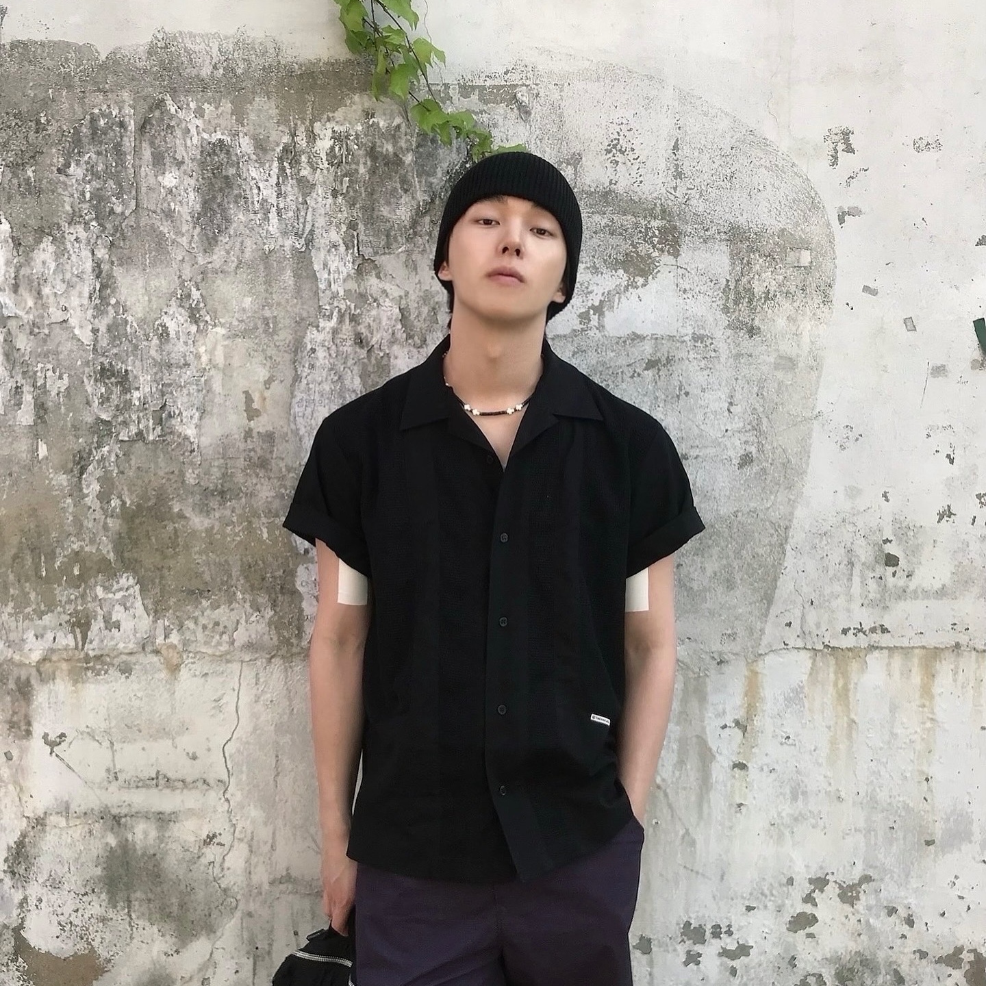 Thevinylhouse Linen Mesh Short Sleeve Shirts Black 착용 스타일