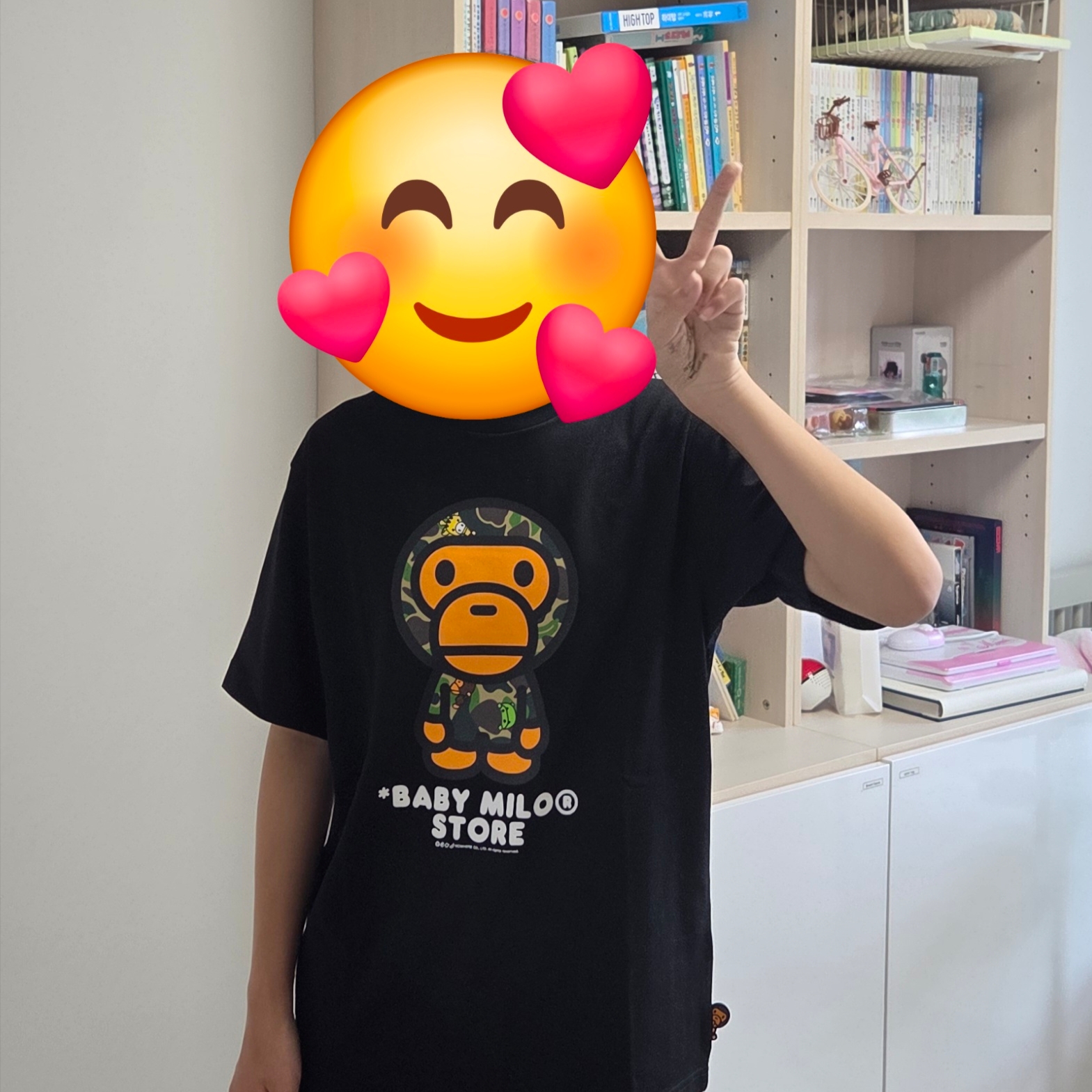 (W) BAPE Milo Regular Fit T-Shirt Black 착용 스타일
