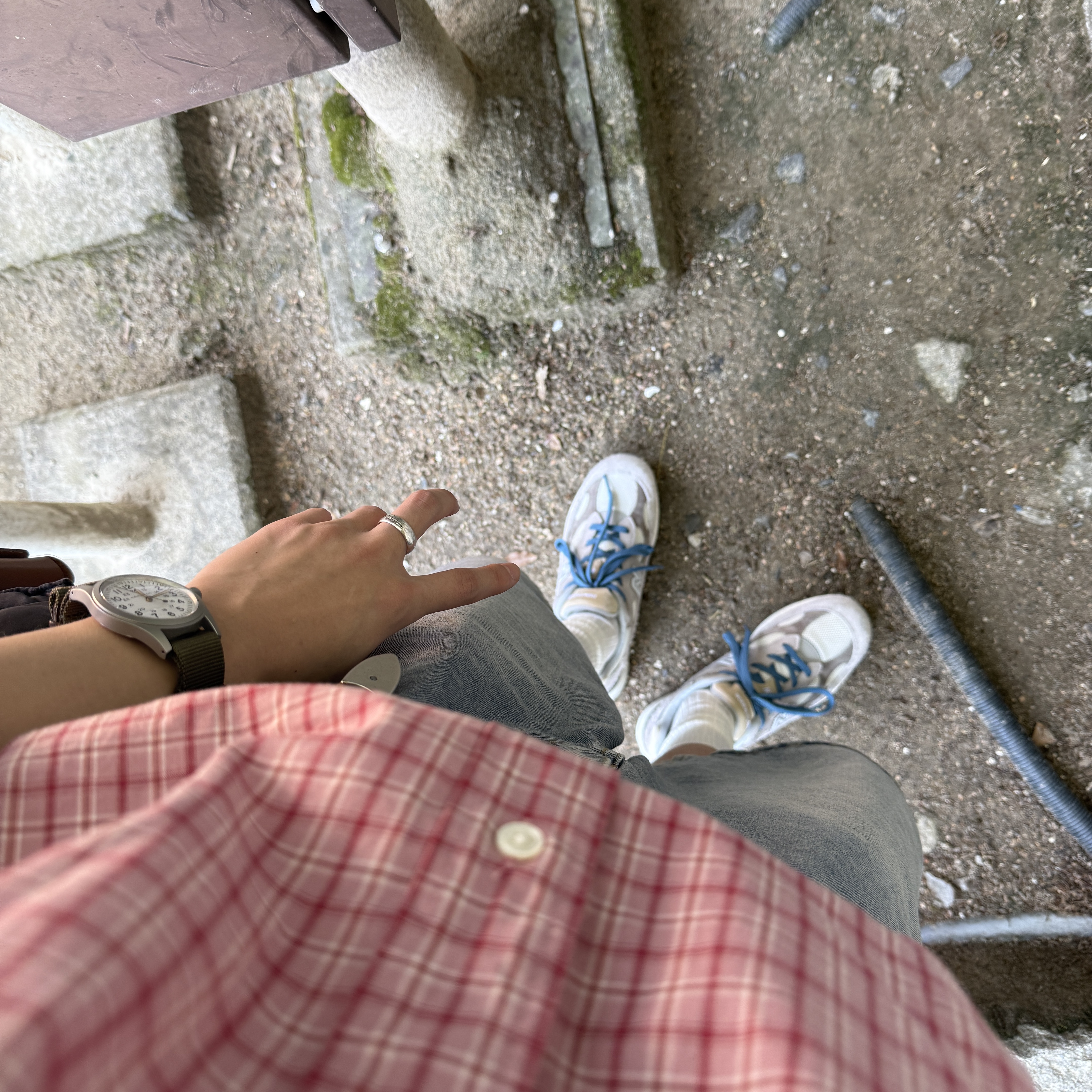New Balance 992 Made in USA Moonrock Mushroom 착용 스타일 - 2