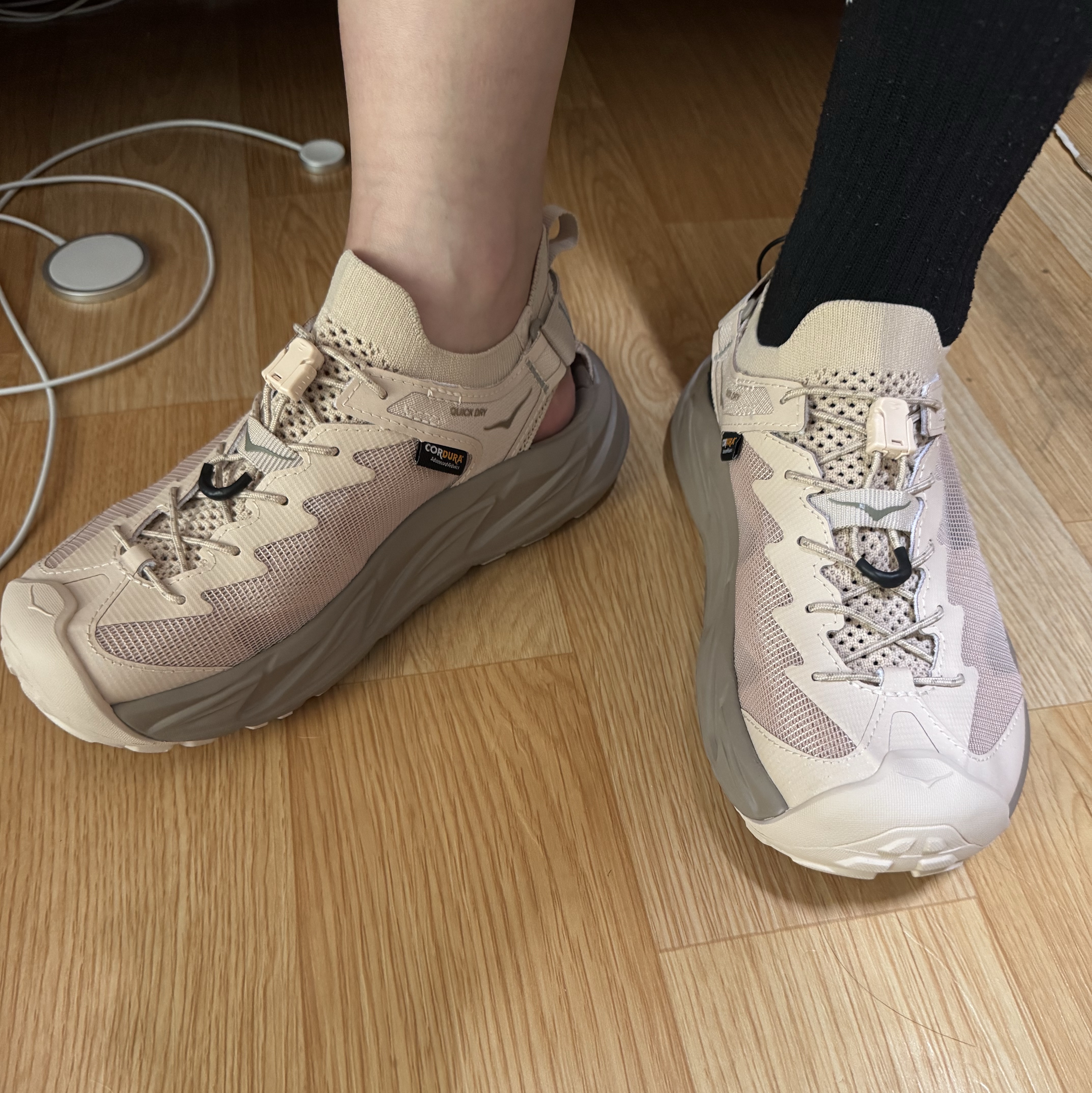 (W) Hoka Hopara 2 Shifting Sand 착용 스타일 - 1