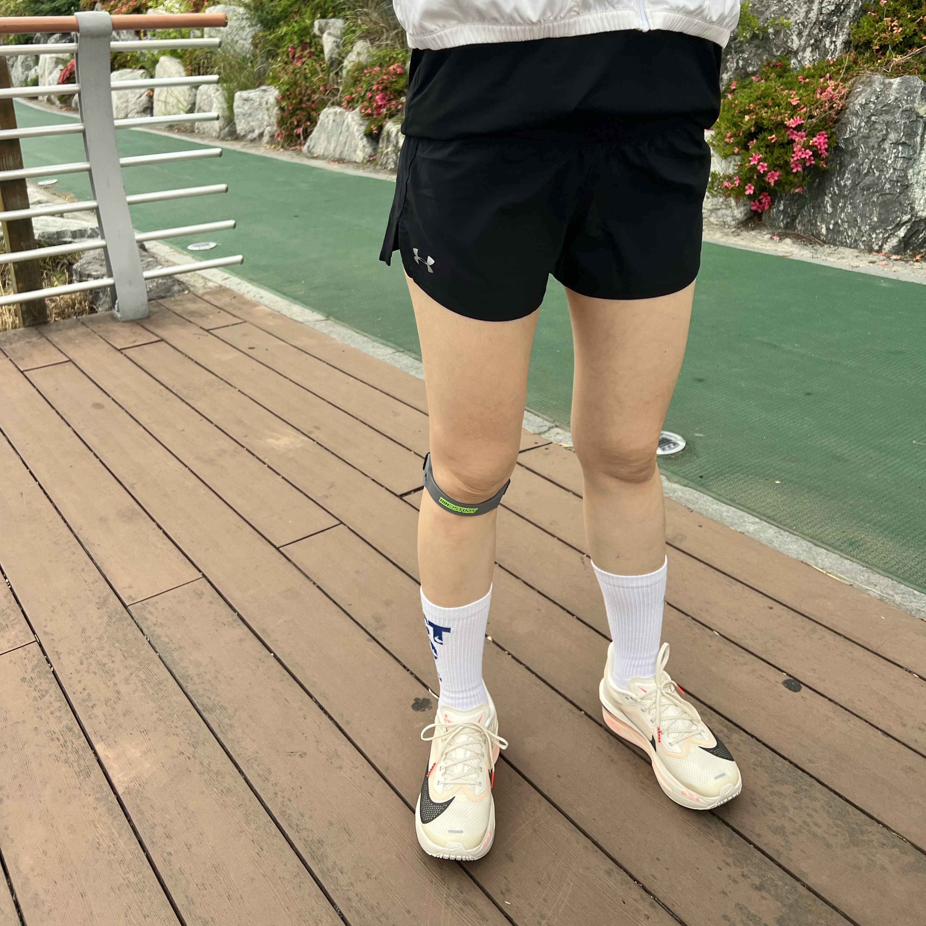 (W) Nike Zoom Fly 6 Pale Ivory Crimson Tint 착용 스타일