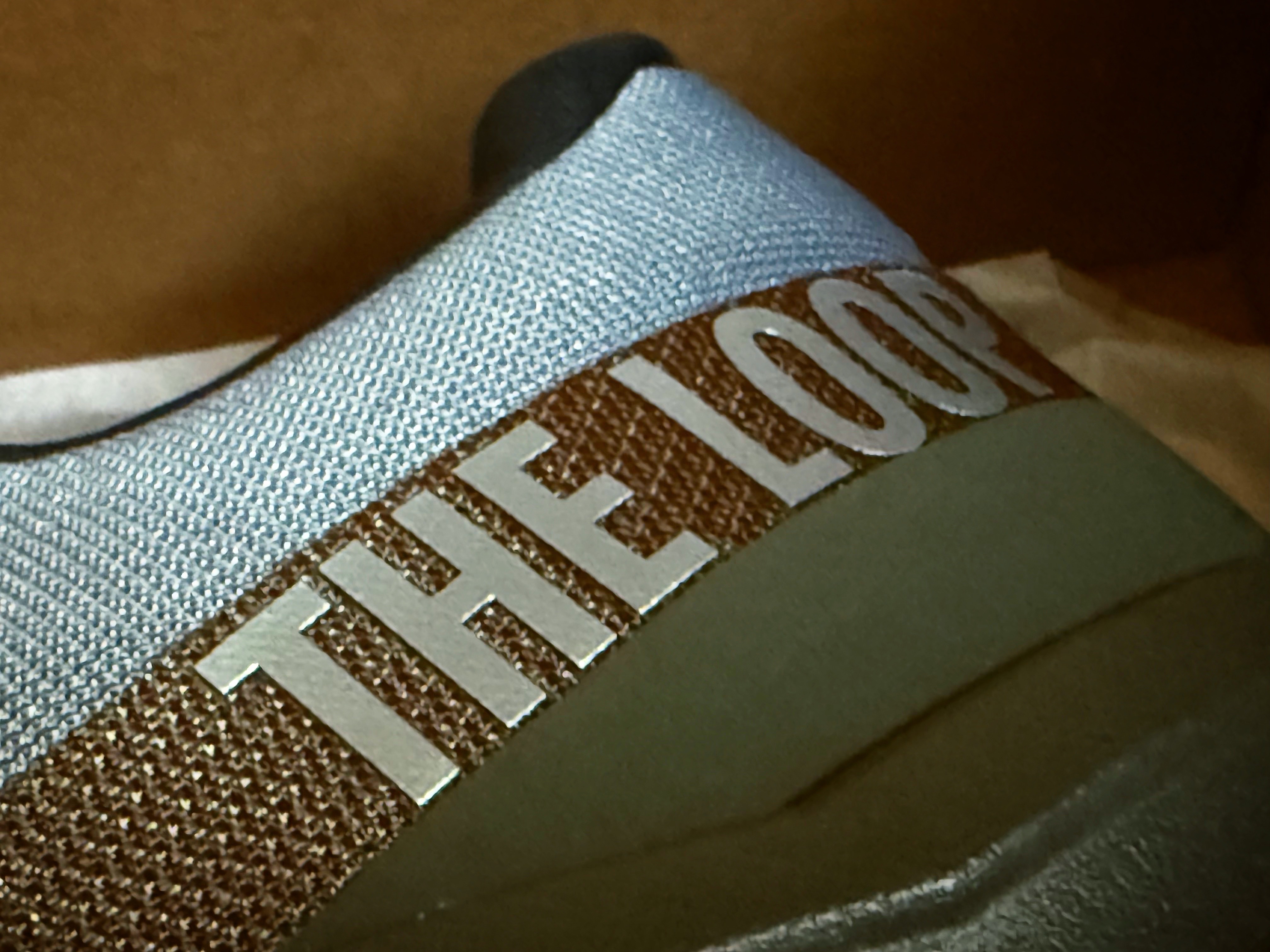 On Running x Pleasures x The Loop Cloudmonster 2 Mist Olive 착용 스타일 - 8