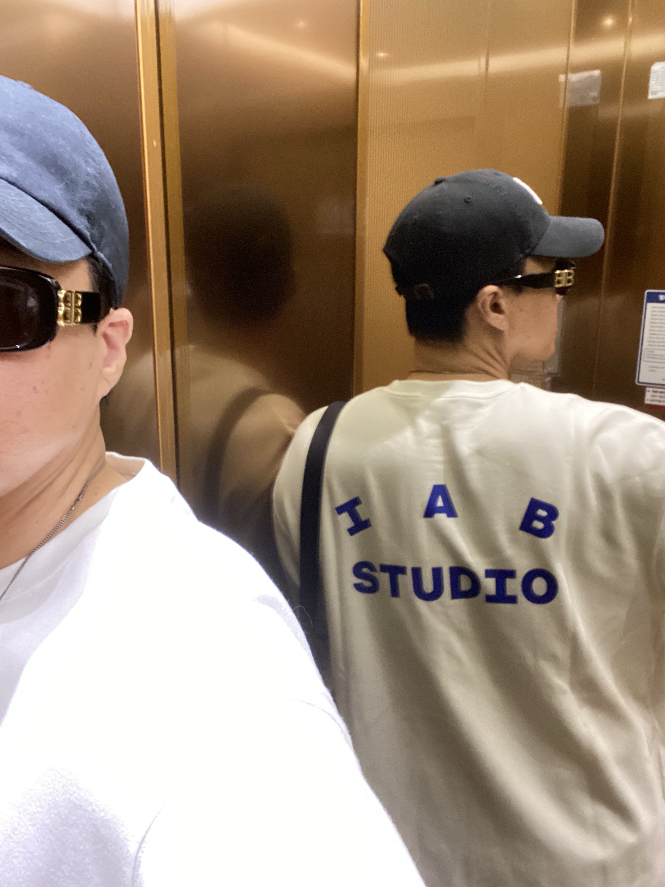 47 Brand New York Yankees BW Clean Up Black, IAB Studio 10th Anniversary T-Shirt White 착용 스타일 - 2