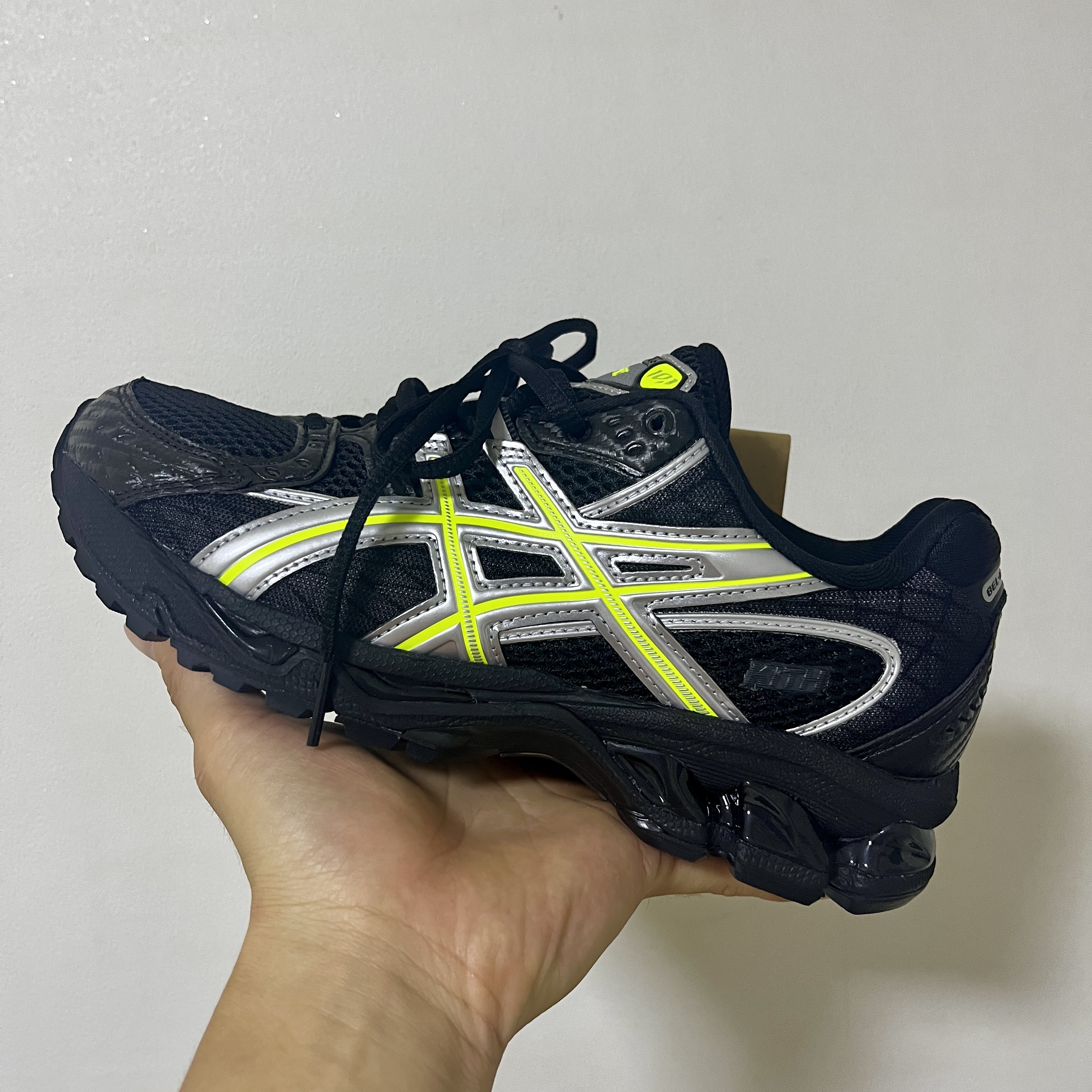Asics x Kith Gel-Nimbus 10.1 Black Pure Silver 착용 스타일