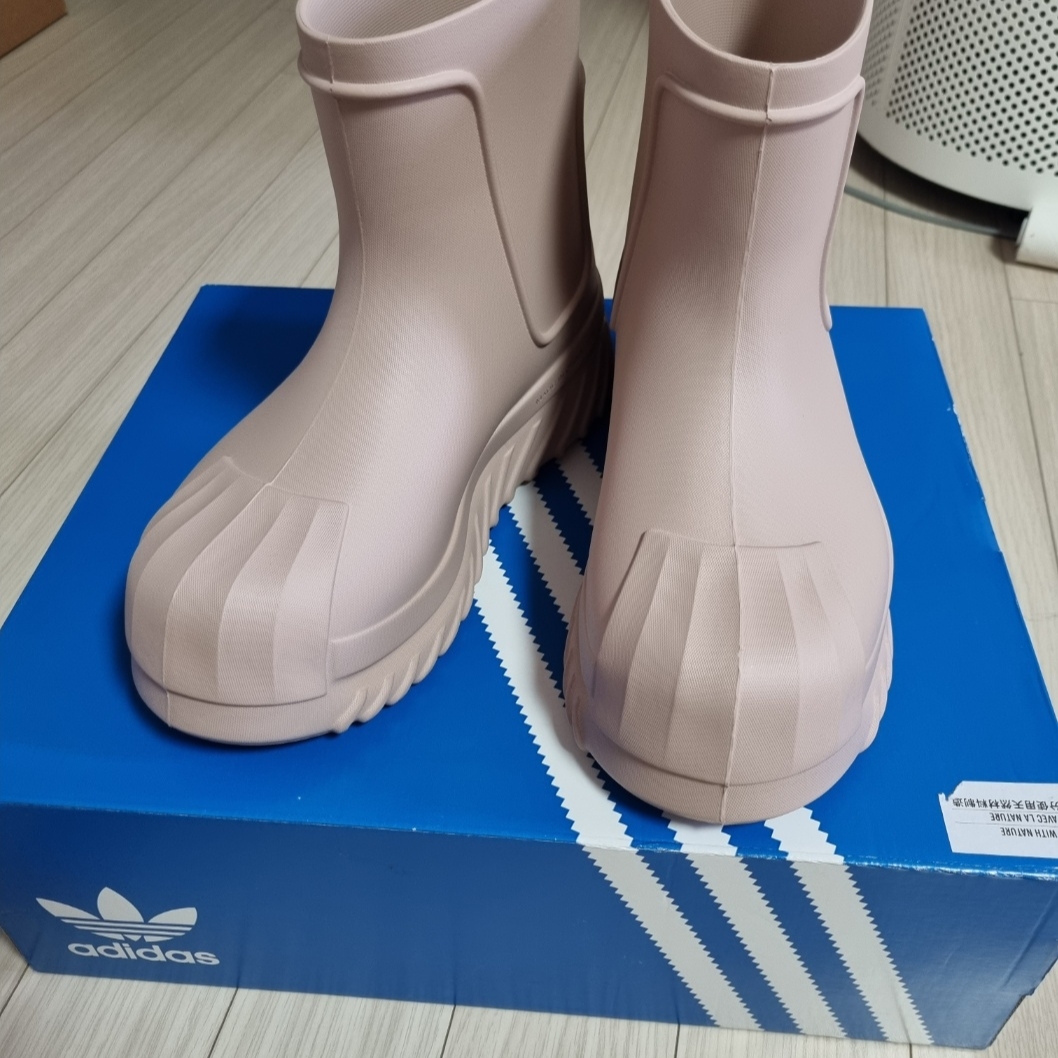 (W) Adidas Adifom Superstar Boot Wonder Taupe 착용 스타일