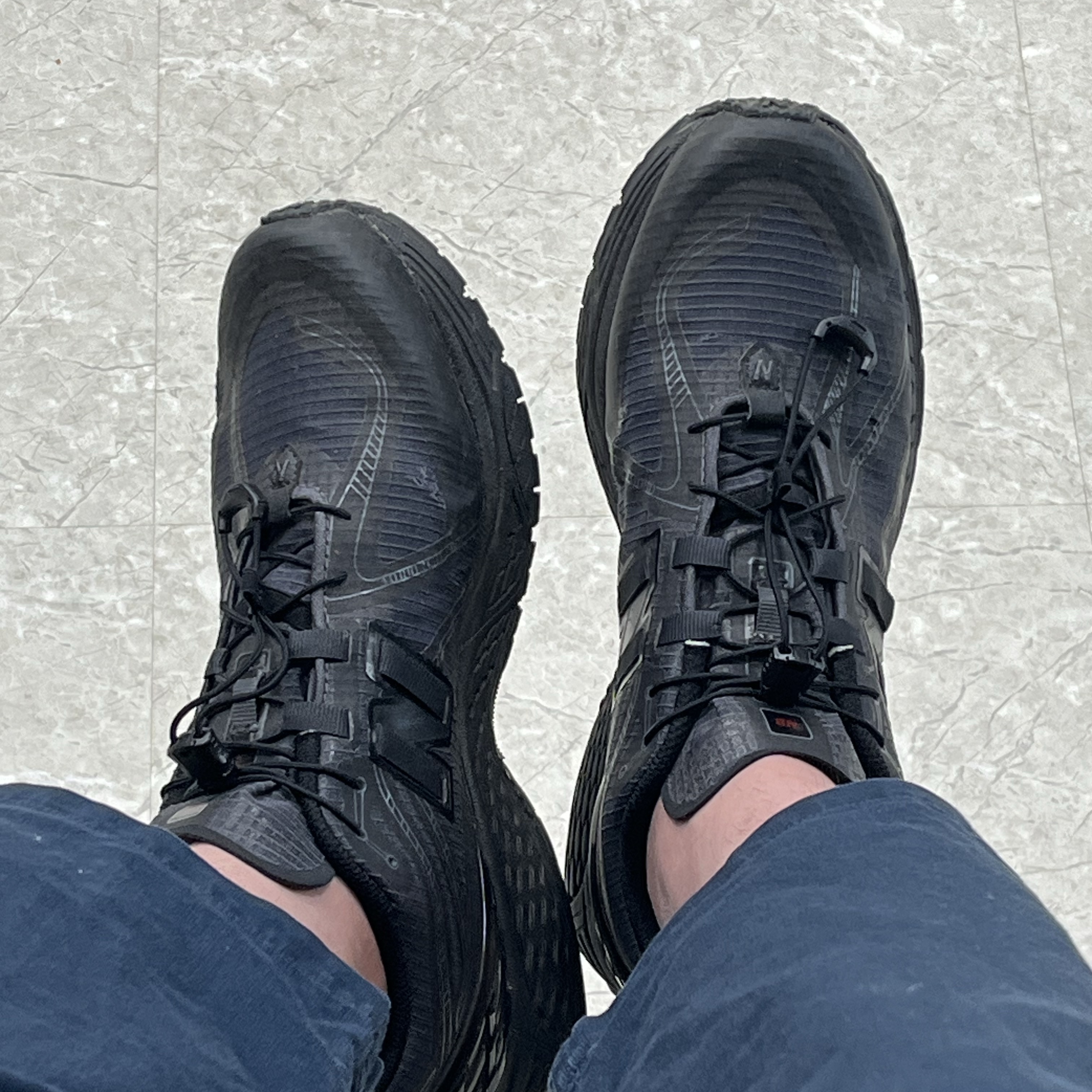 New Balance 1906R Black Magnet 착용 스타일 - 1