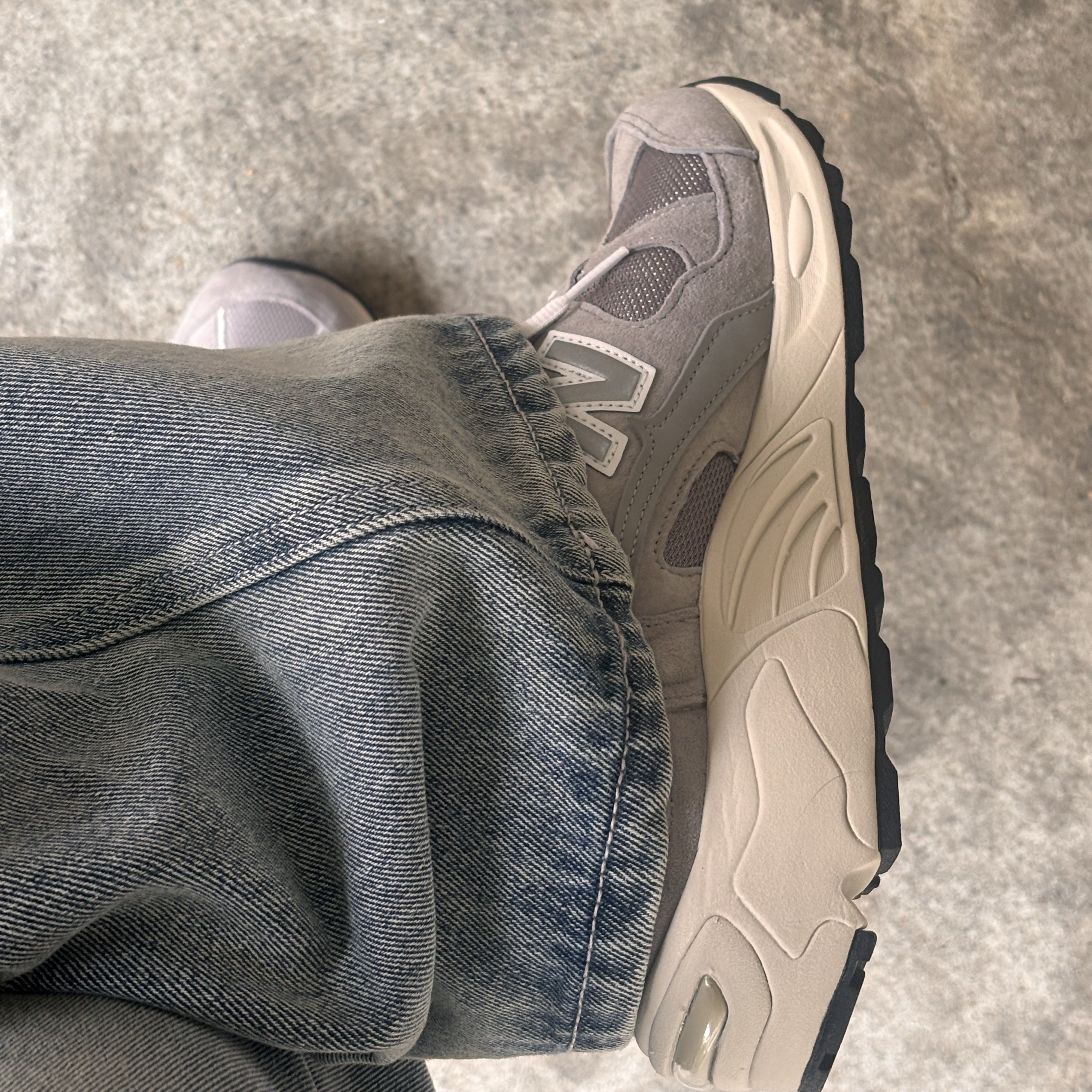 New Balance 878 Gray 착용 스타일 - 3