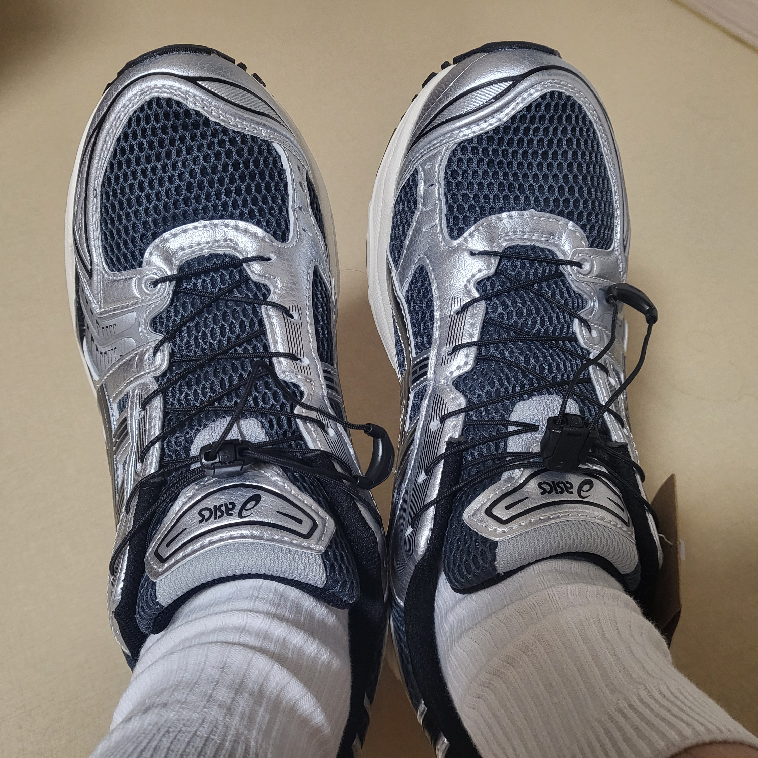 Asics Unlimited Gel-Kayano 14 Carrier Grey Black 착용 스타일 - 2