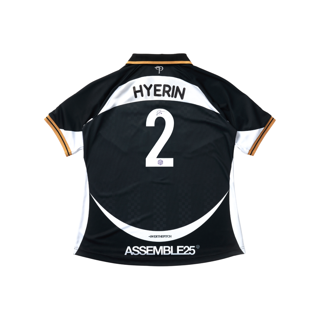 TSPCMD04 tripleS x Over The Pitch TEAM SSS ASSEMBLE 25 Jersey S/S Black (Marking ver.) - 대표 이미지 #1