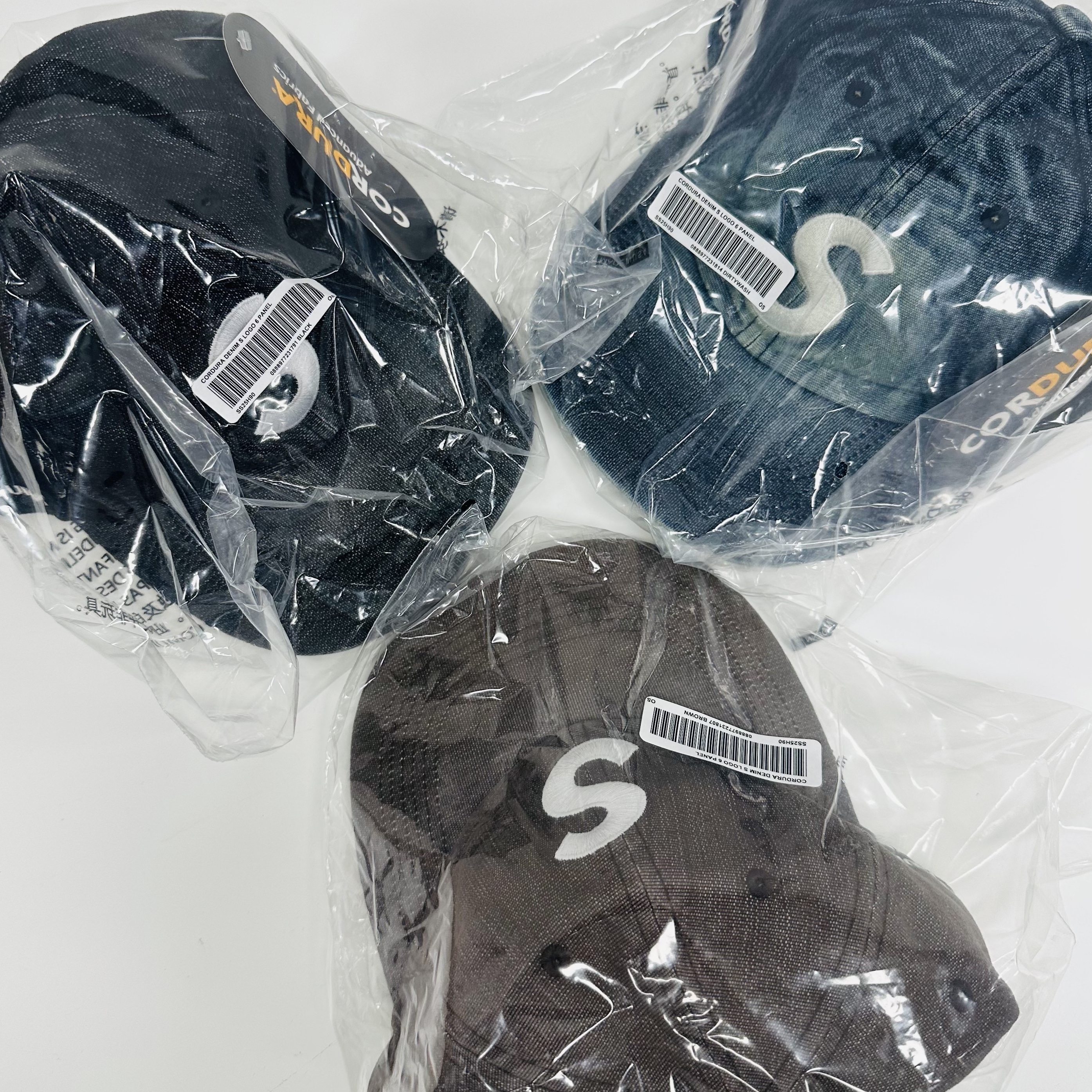 Supreme Cordura Denim S Logo 6-Panel Bleached Indigo - 25SS, Supreme Cordura Denim S Logo 6-Panel Black - 25SS 착용 스타일