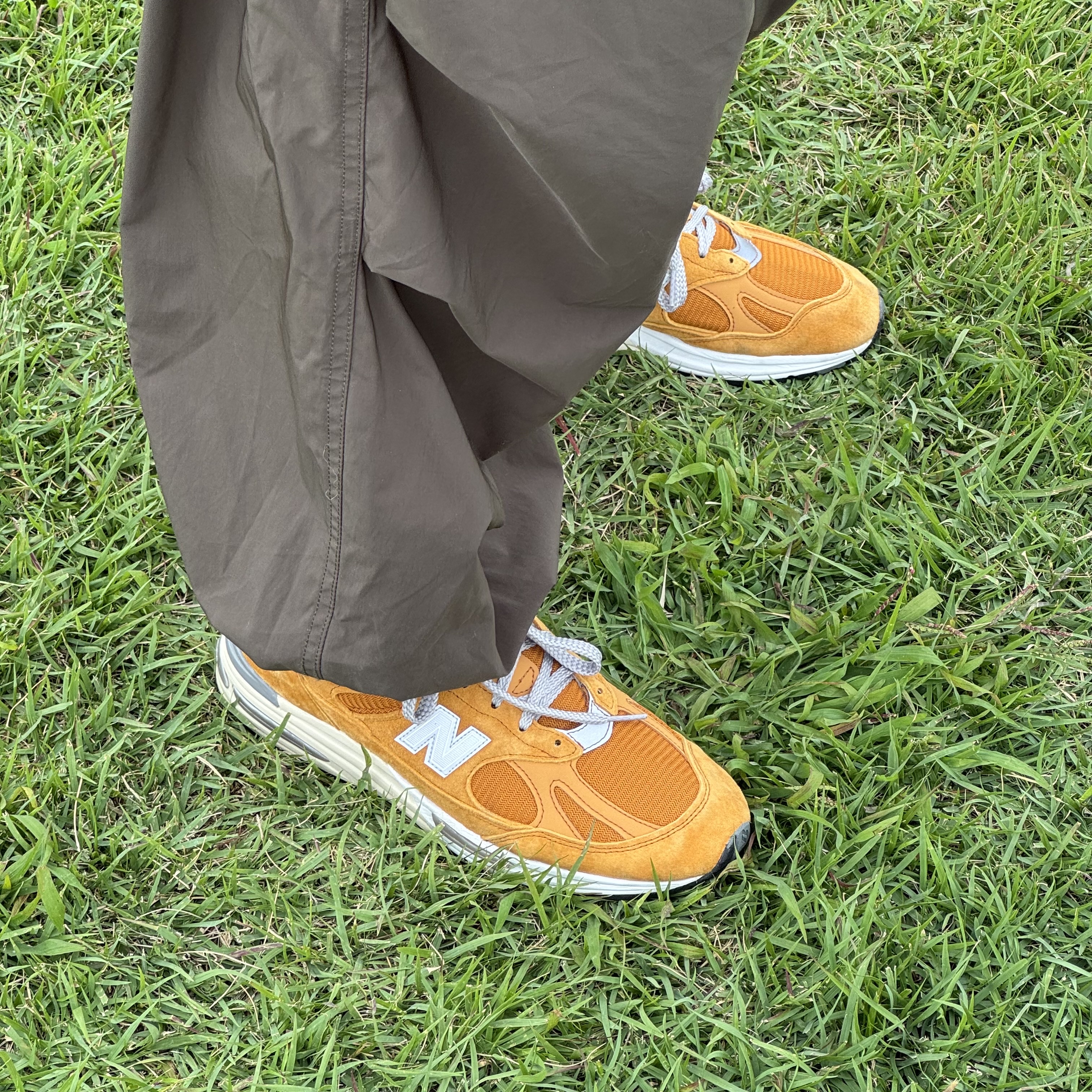 New Balance 991v2 Made in UK Yellow Silver 착용 스타일