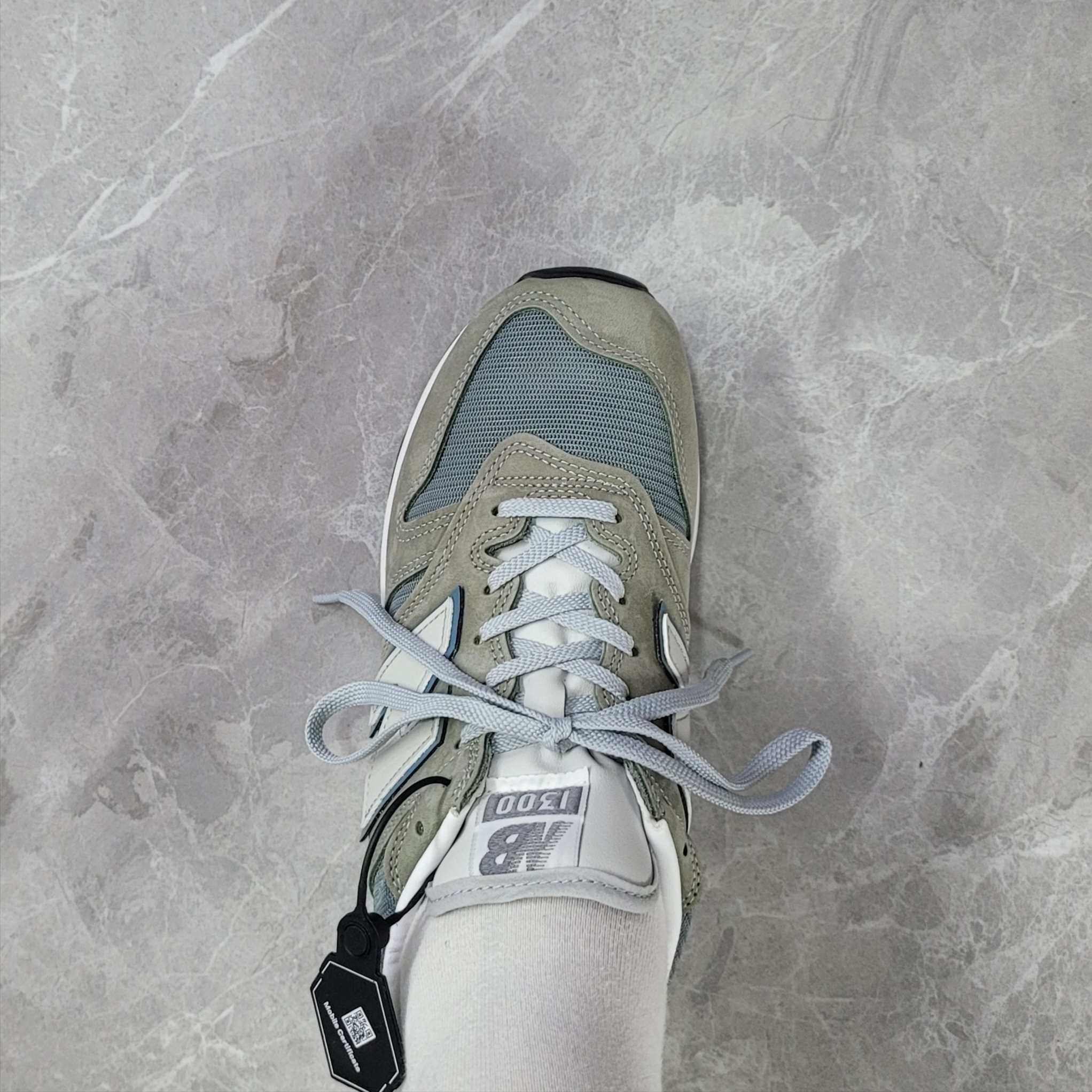 New Balance 1300 Made in USA Mirage Grey Monument, New Balance x JJJJound 992 Made in USA Grey 착용 스타일 - 9