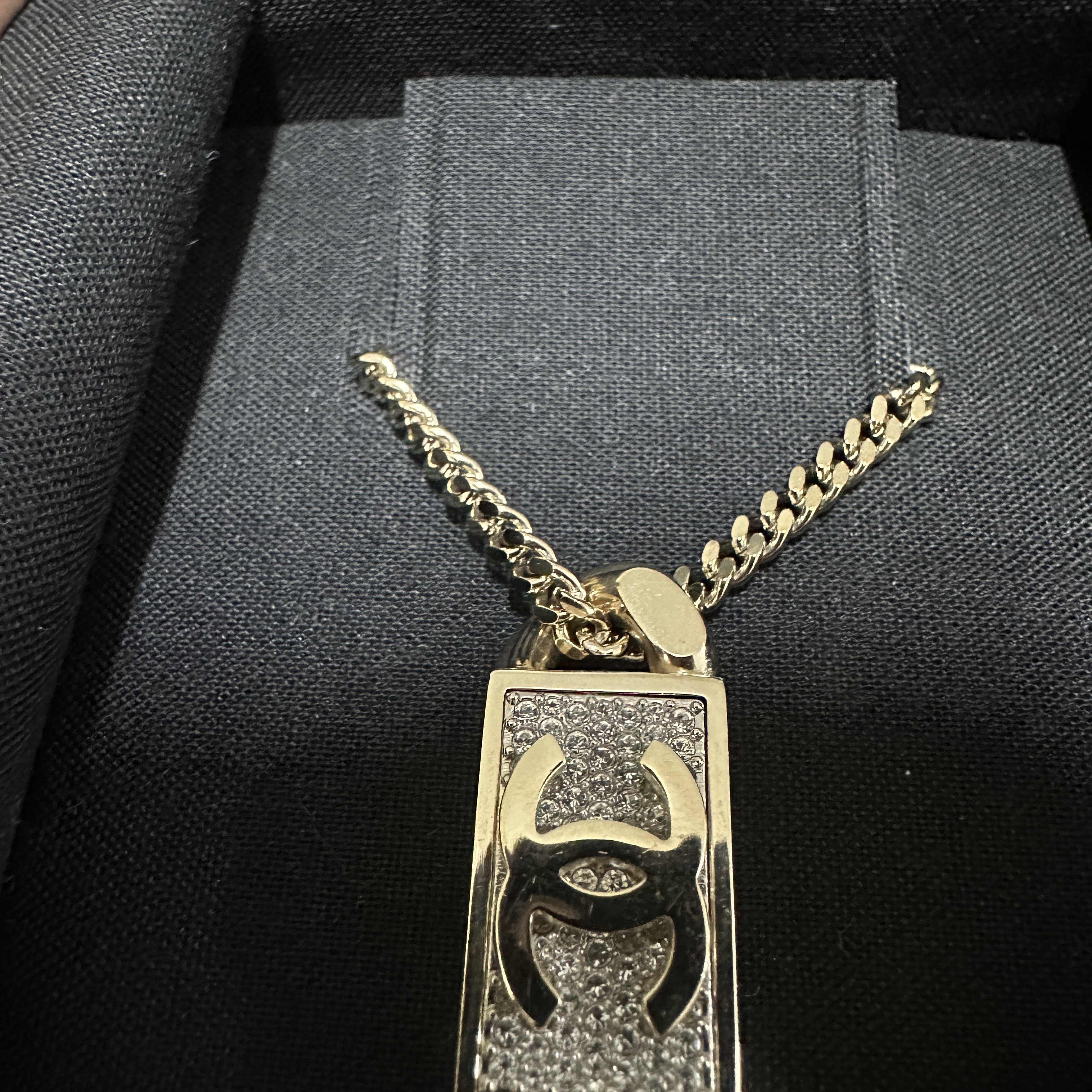 Chanel Necklace Metal Strass & Gold Crystal 착용 스타일 - 1