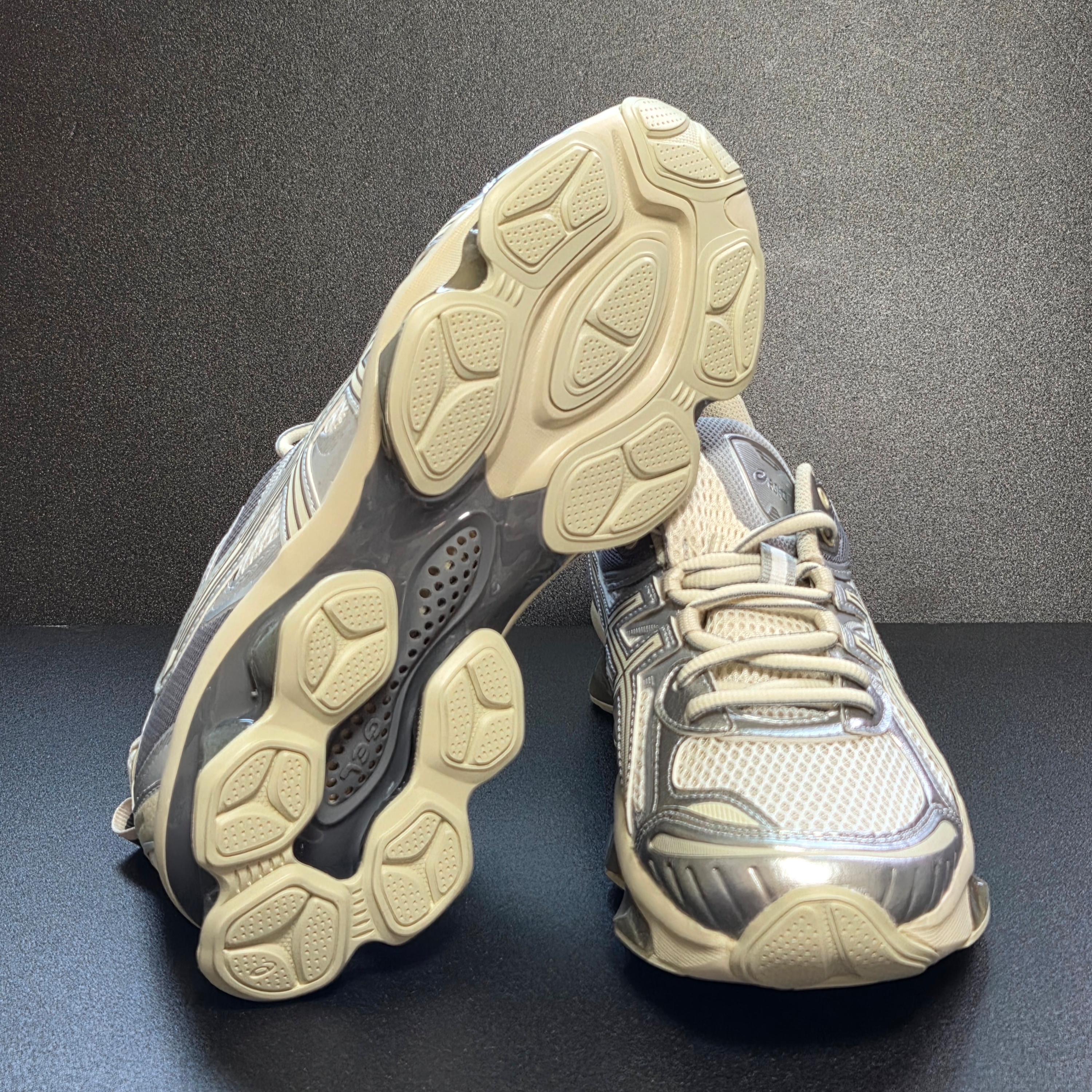 Asics Gel-Quantum Kinetic White Light Dust 착용 스타일 - 4