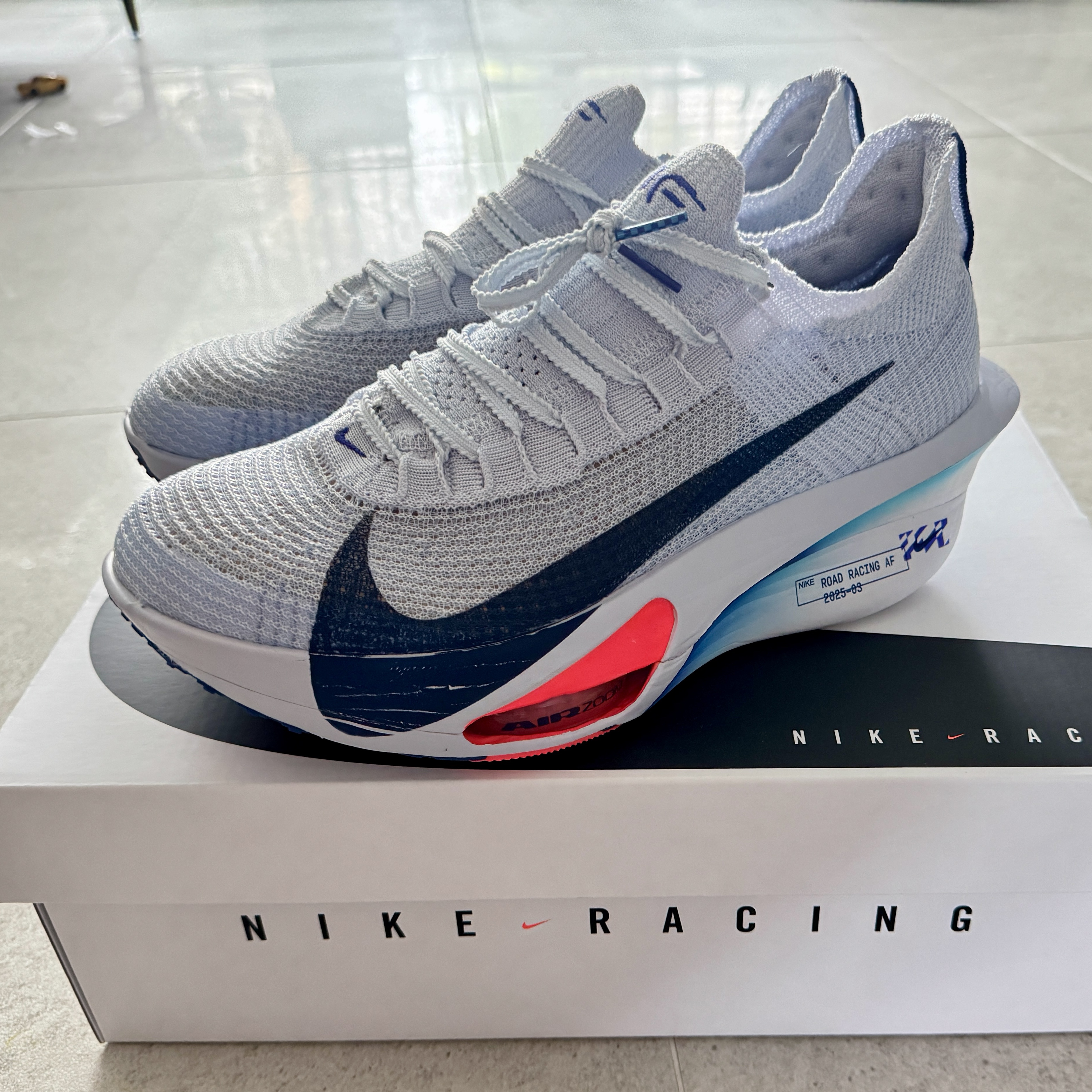 Nike Air Zoom Alphafly Next% 3 Football Grey Ghost 착용 스타일 - 1