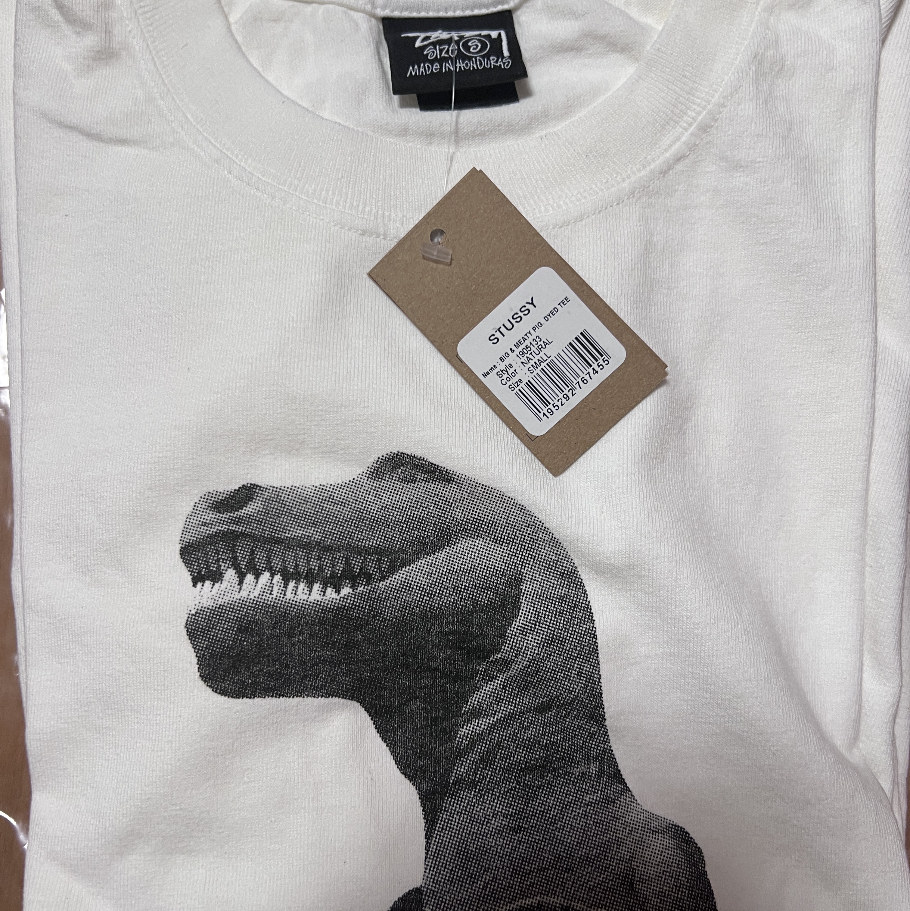 Stussy Big & Meaty Pigment Dyed T-Shirt Natural 착용 스타일