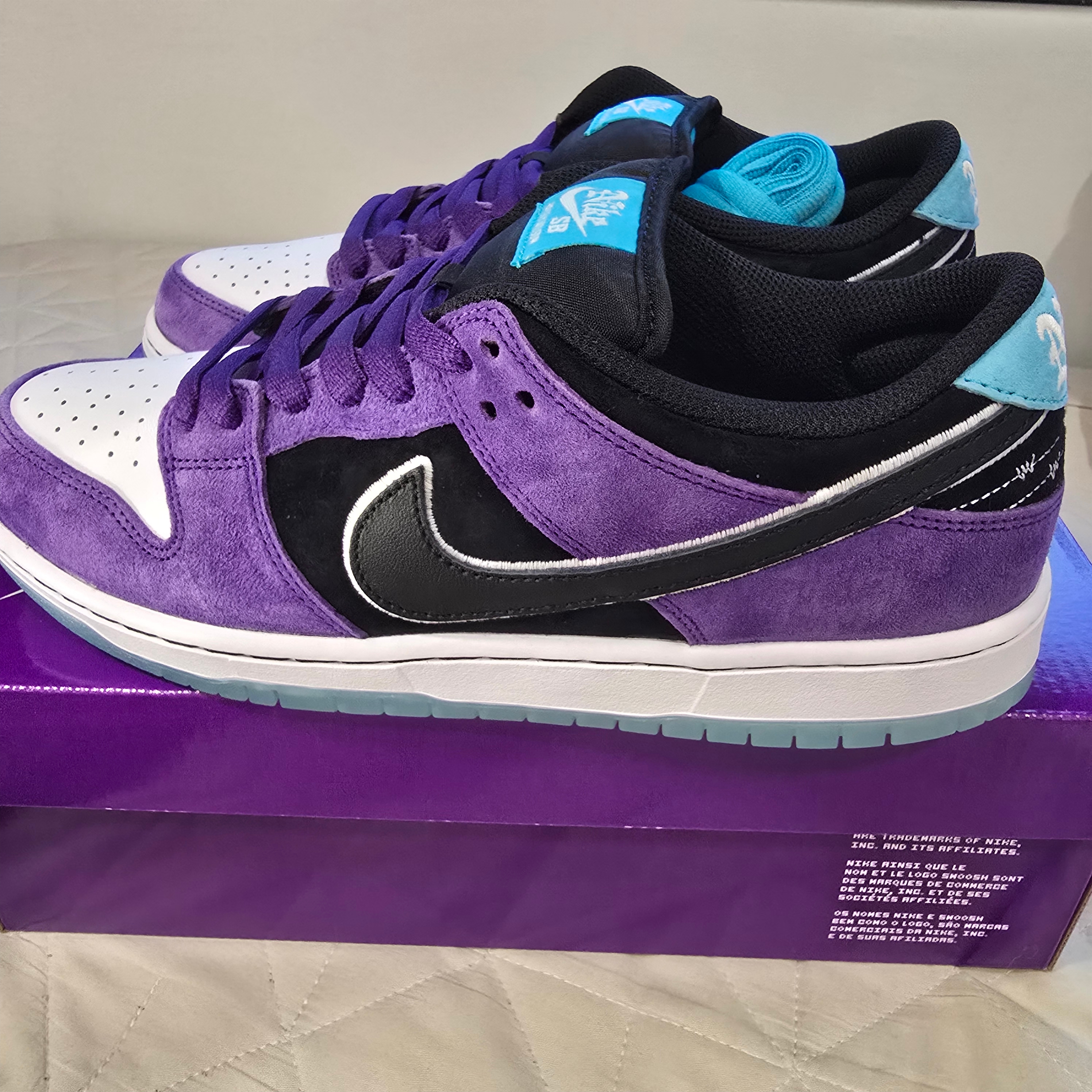 Nike x Hayley Wilson SB Dunk Low Pro Black and Court Purple, Supreme Announcing T-Shirt Black - 25SS 착용 스타일 - 3