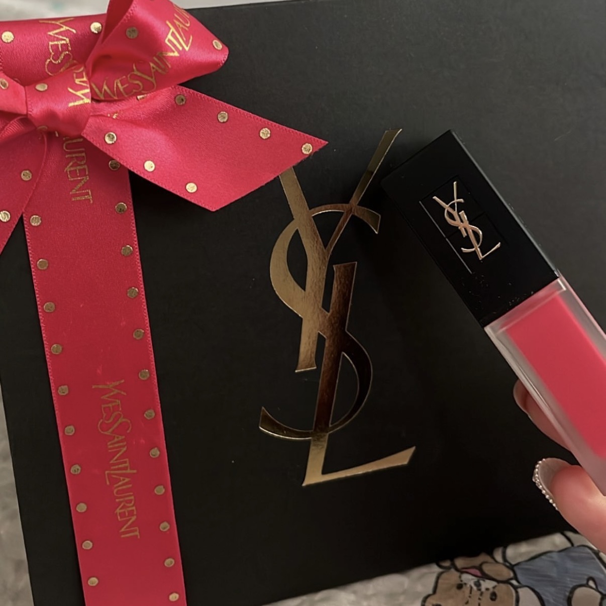 Yves Saint Laurent Tatouage Couture Velvet Tint 222 Pink Game 착용 스타일