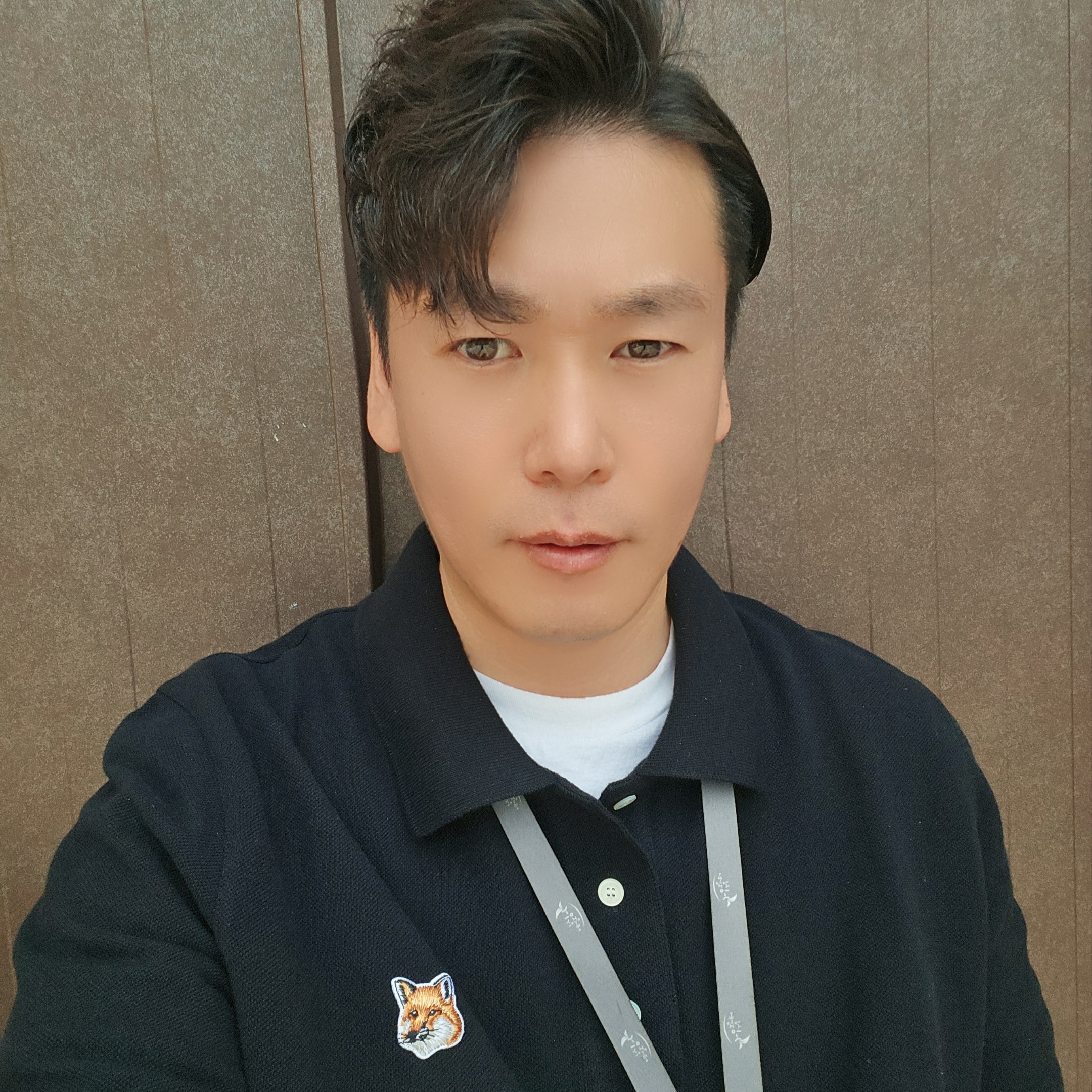 Maison Kitsune Fox Head Patch Polo Black 착용 스타일
