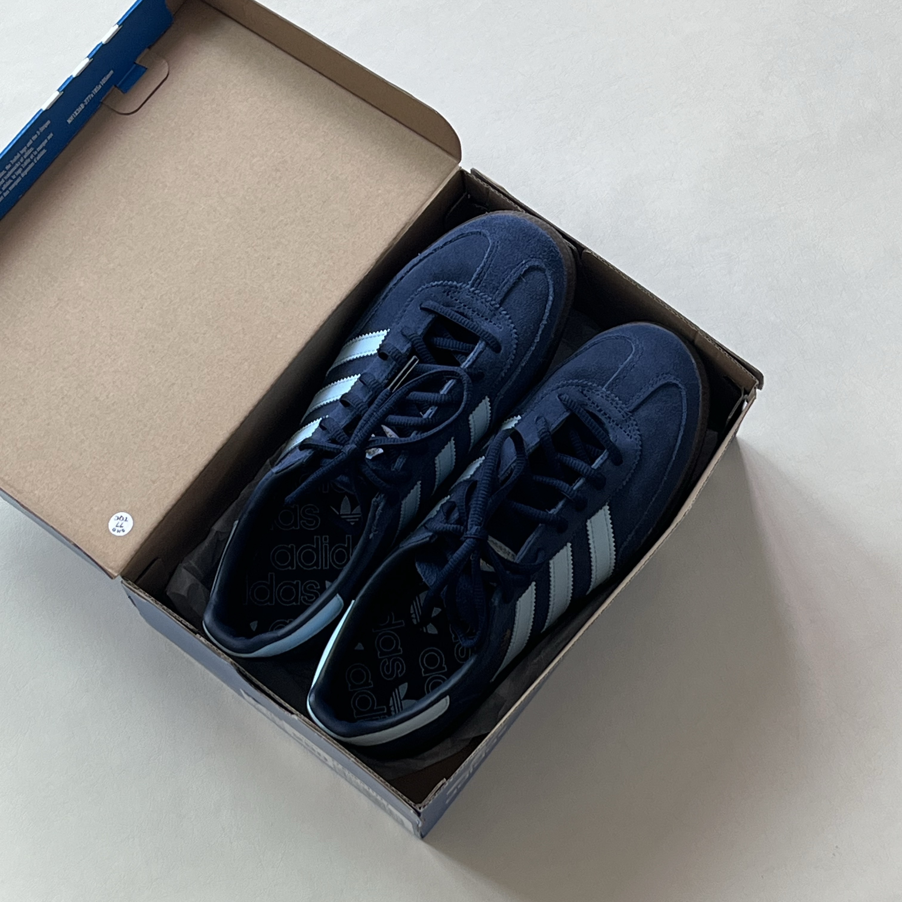 Adidas Spezial Handball Collegiate Navy 착용 스타일