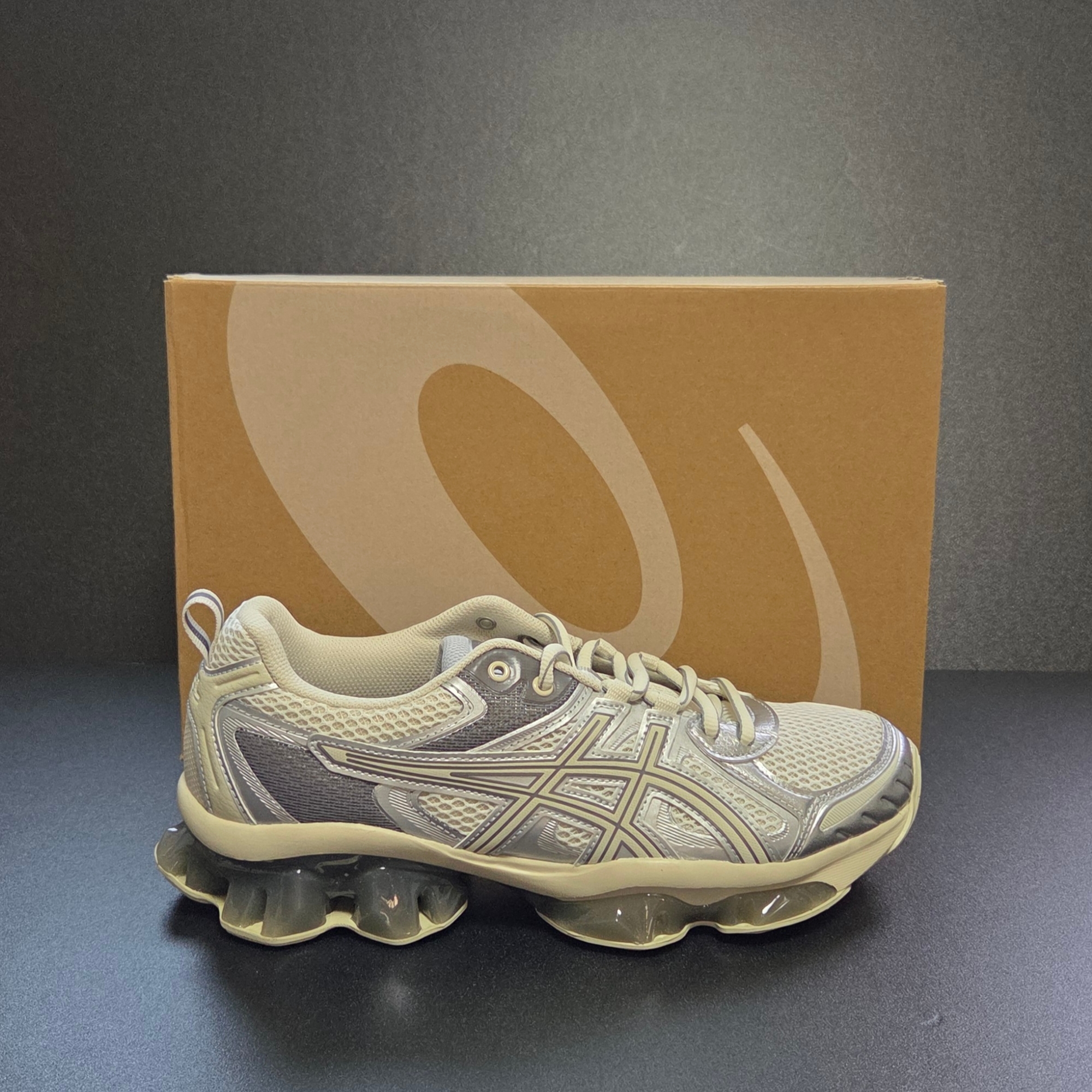 Asics Gel-Quantum Kinetic White Light Dust 착용 스타일 - 1