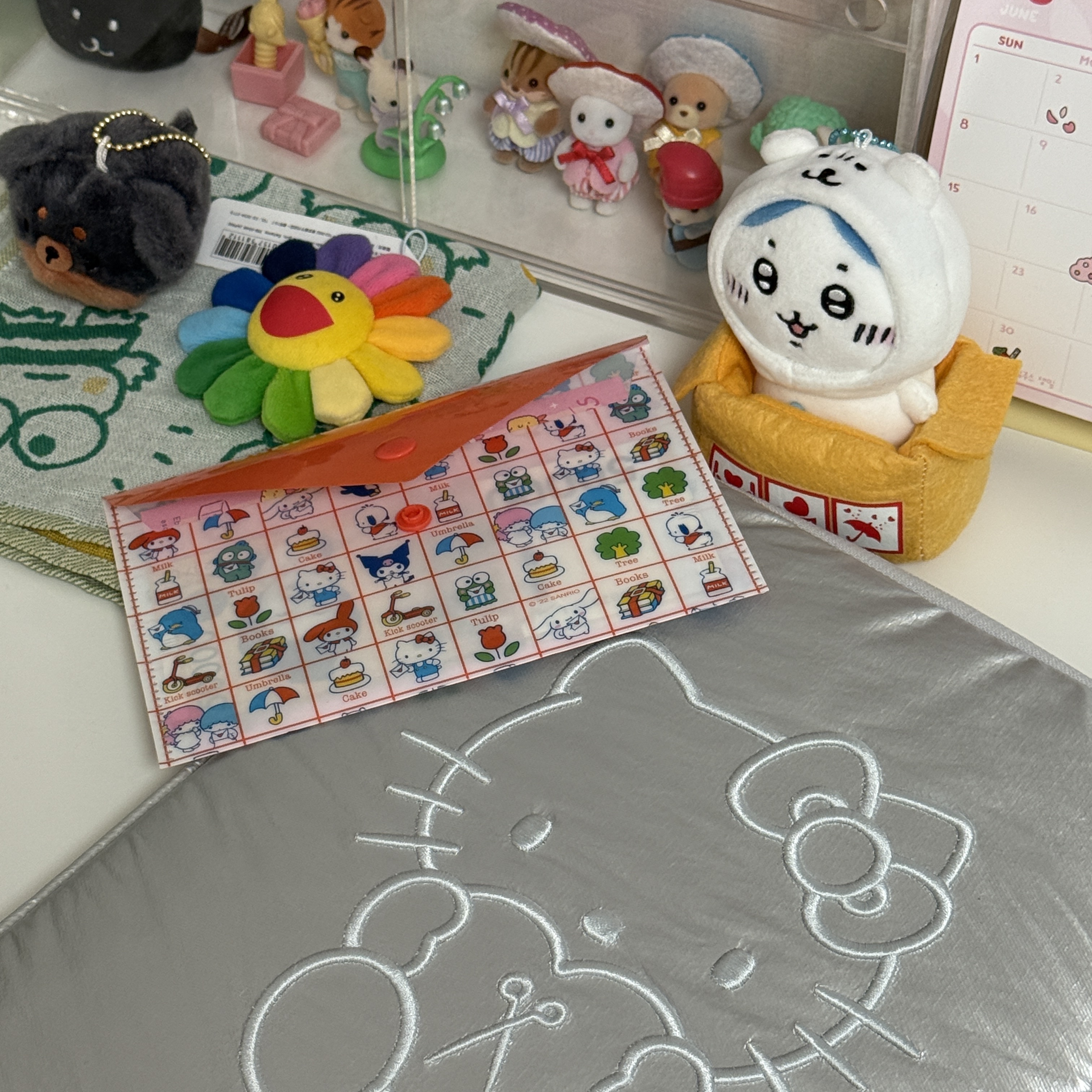 Joseph&Stacey Sleek Tablet Pouch 11inch Hello Kitty Silver 착용 스타일