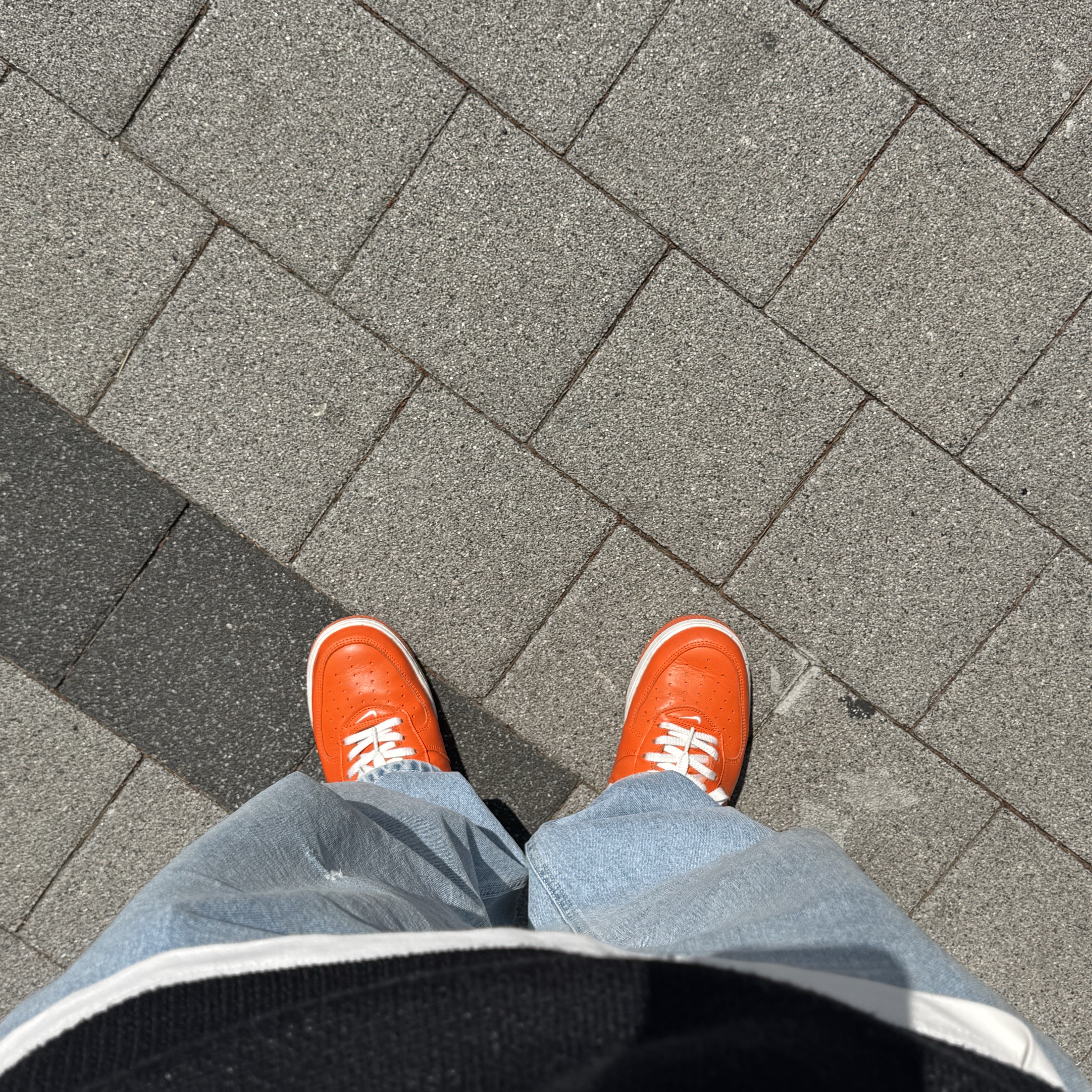 Nike Air Force 1 Low Retro Color of The Month Safety Orange 착용 스타일