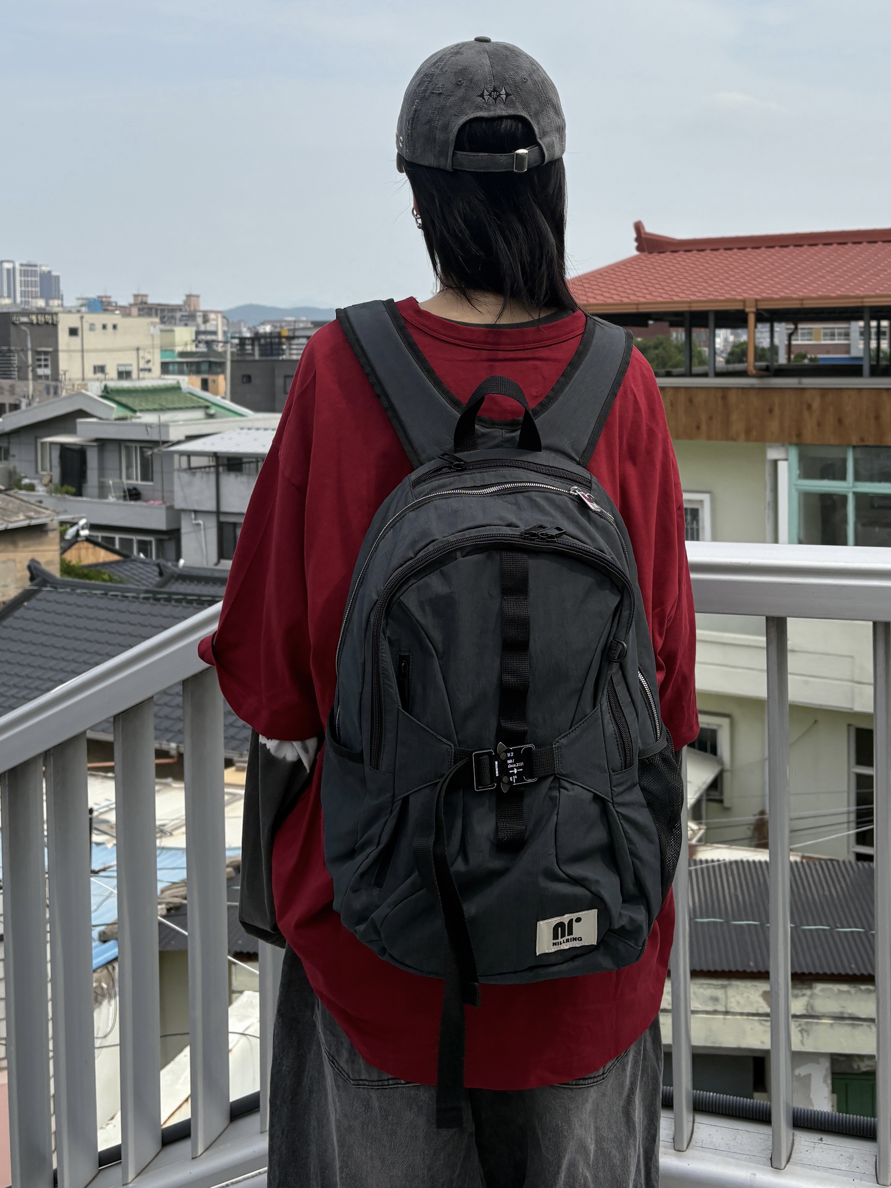 Ajobyajo PBA DBOF Collage T-Shirt Burgundy 착용 스타일 - 5