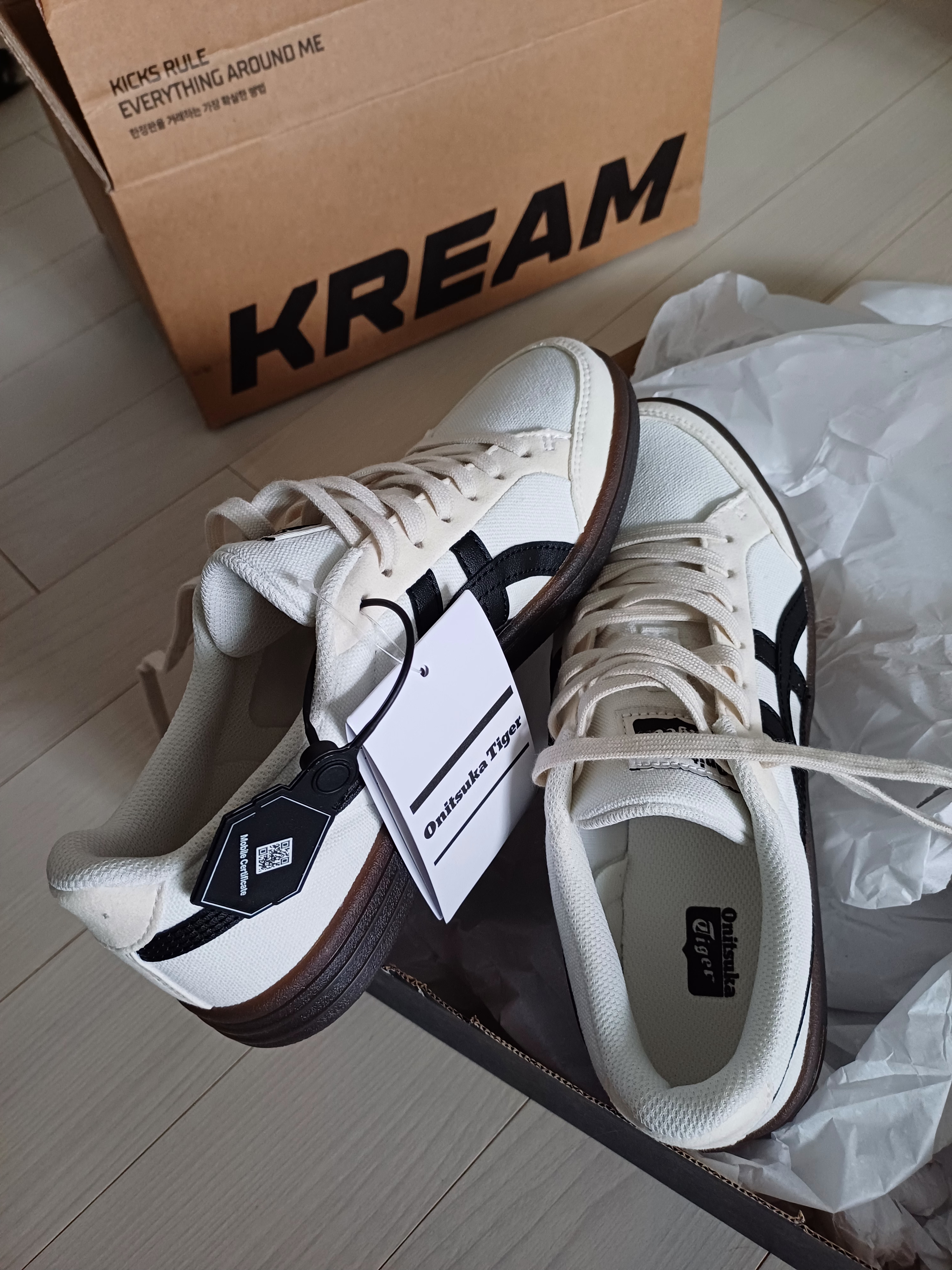 Onitsuka Tiger Advanti Cream White Black 착용 스타일 - 4