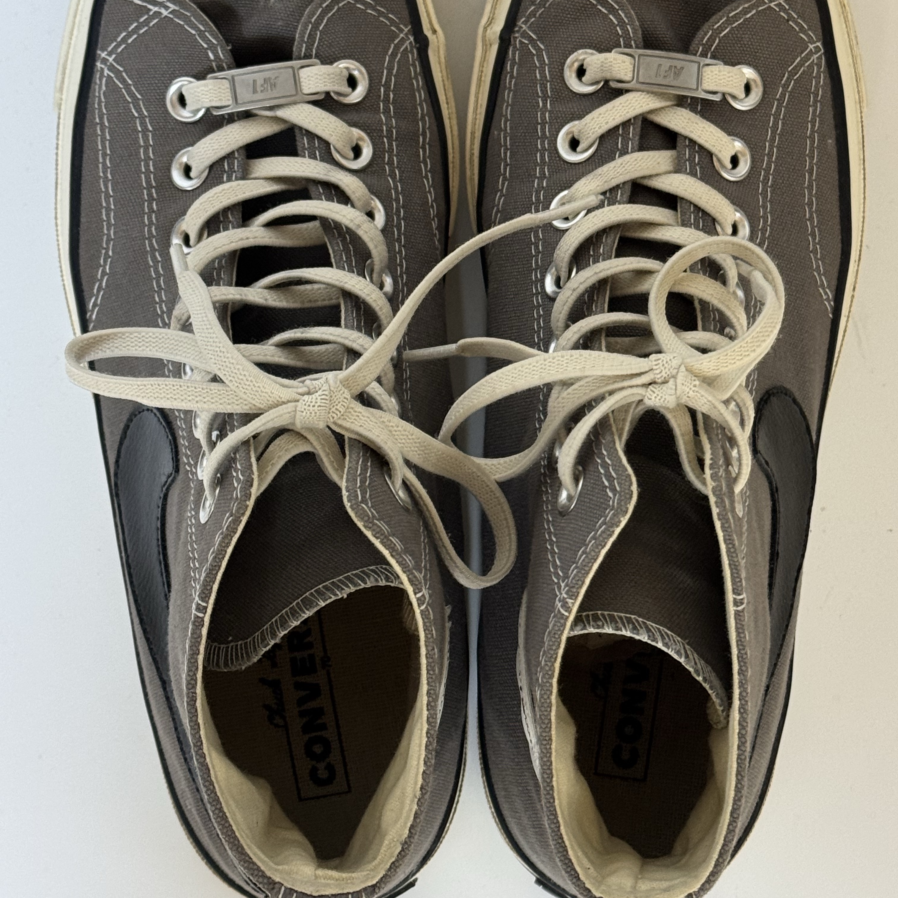 Converse Chuck 70 Hi Black, Converse x Play Comme des Garcons Chuck 70 Hi Steel Gray 착용 스타일 - 2