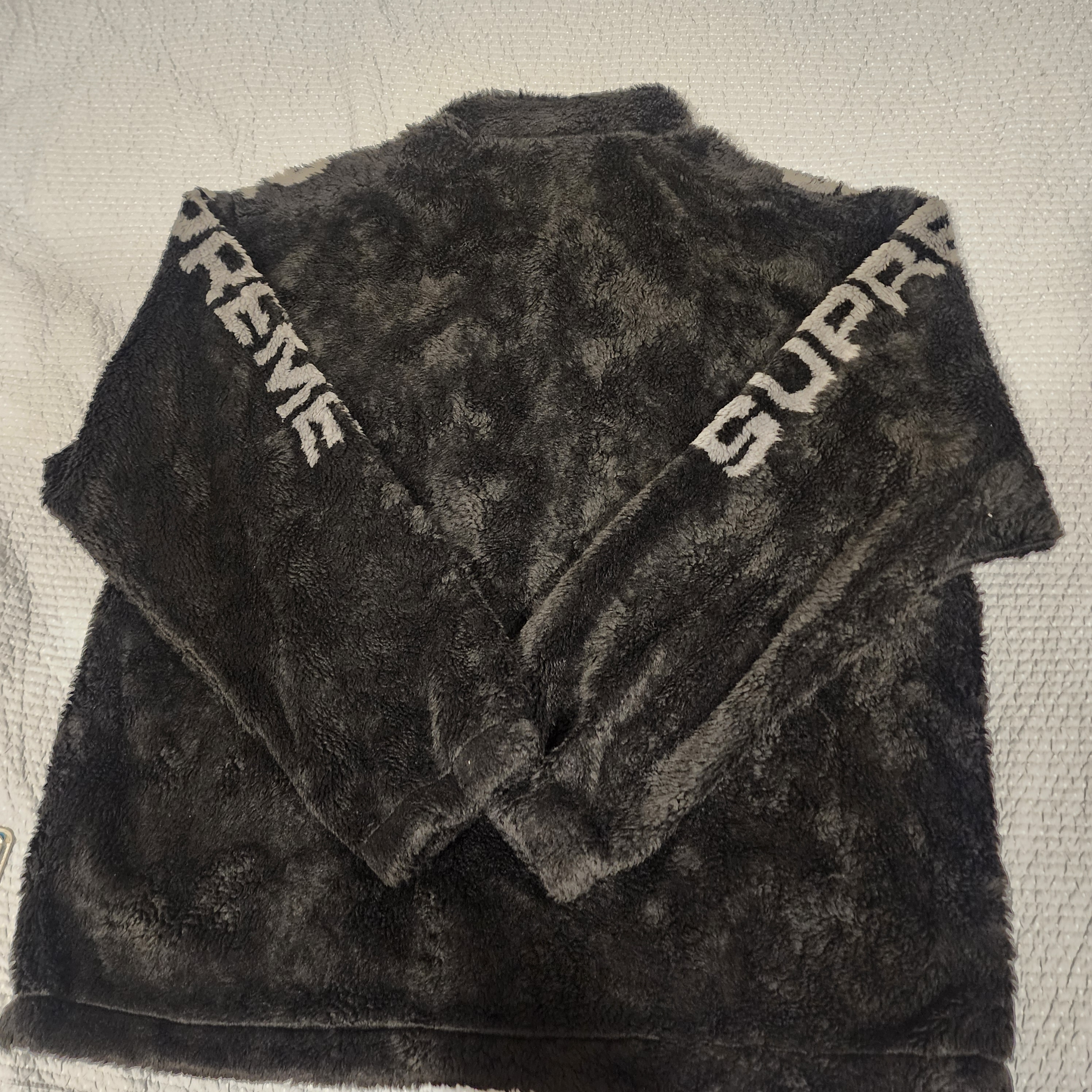 Supreme Shoulder Logo Fleece Jacket Black - 25SS 착용 스타일 - 2