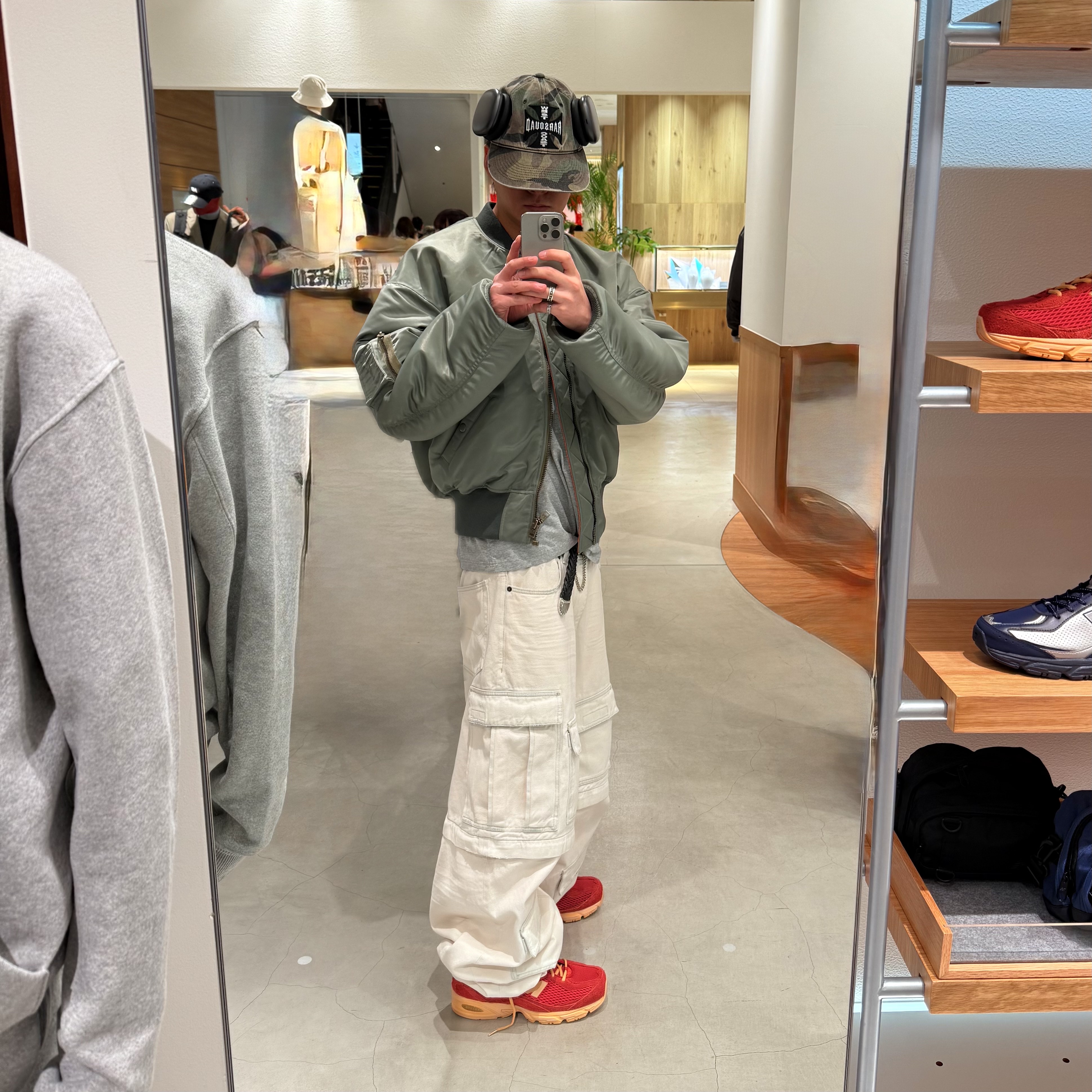 New Balance 509 Deep Red, Apple AirPods Max Lightning Space Gray (Korean Ver.) 착용 스타일 - 1