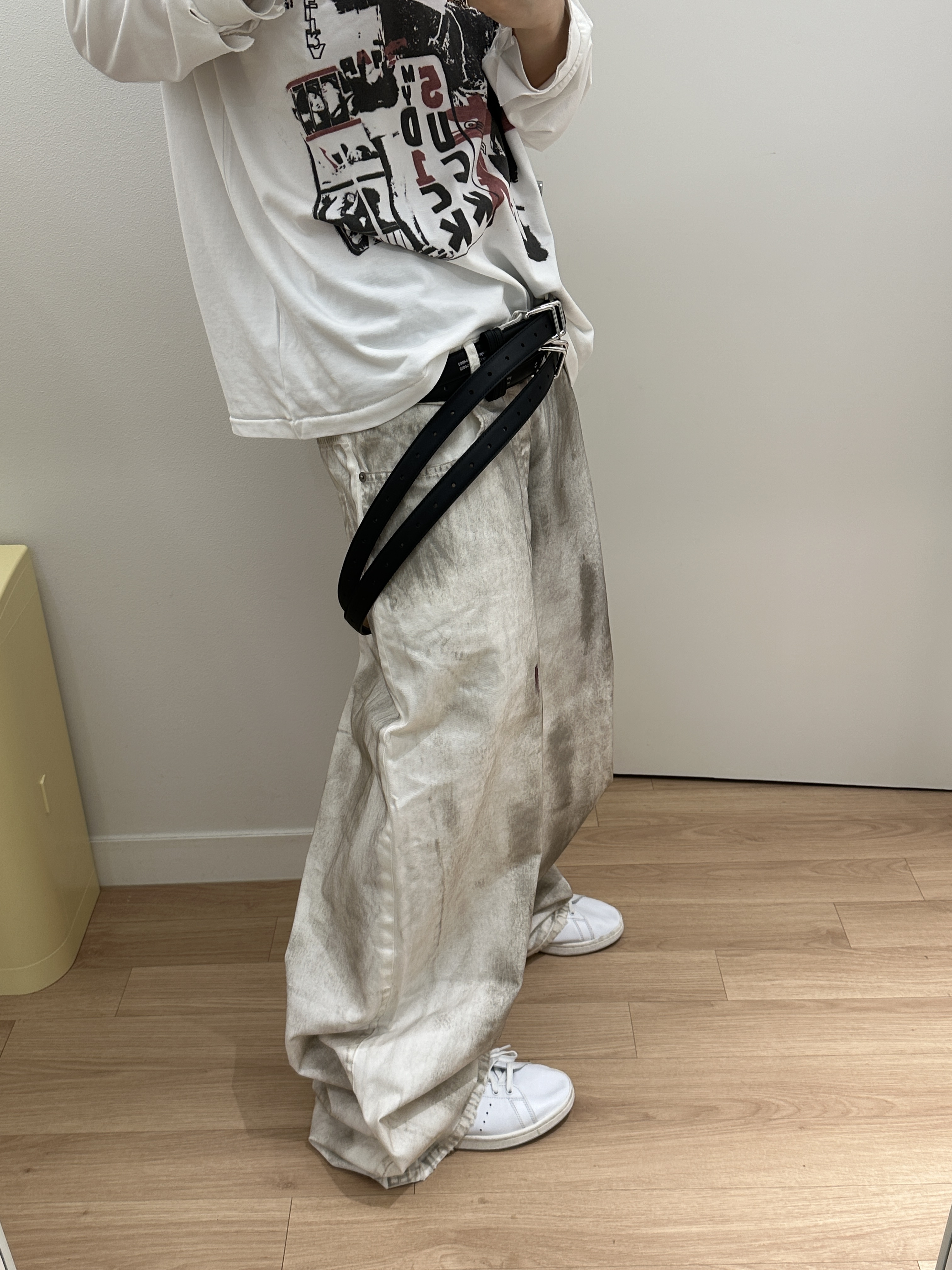 qAp 5-1 Long Sleeve T-Shirt Cream, Adidas Stan Smith Decon Cloud White Green 착용 스타일 - 4