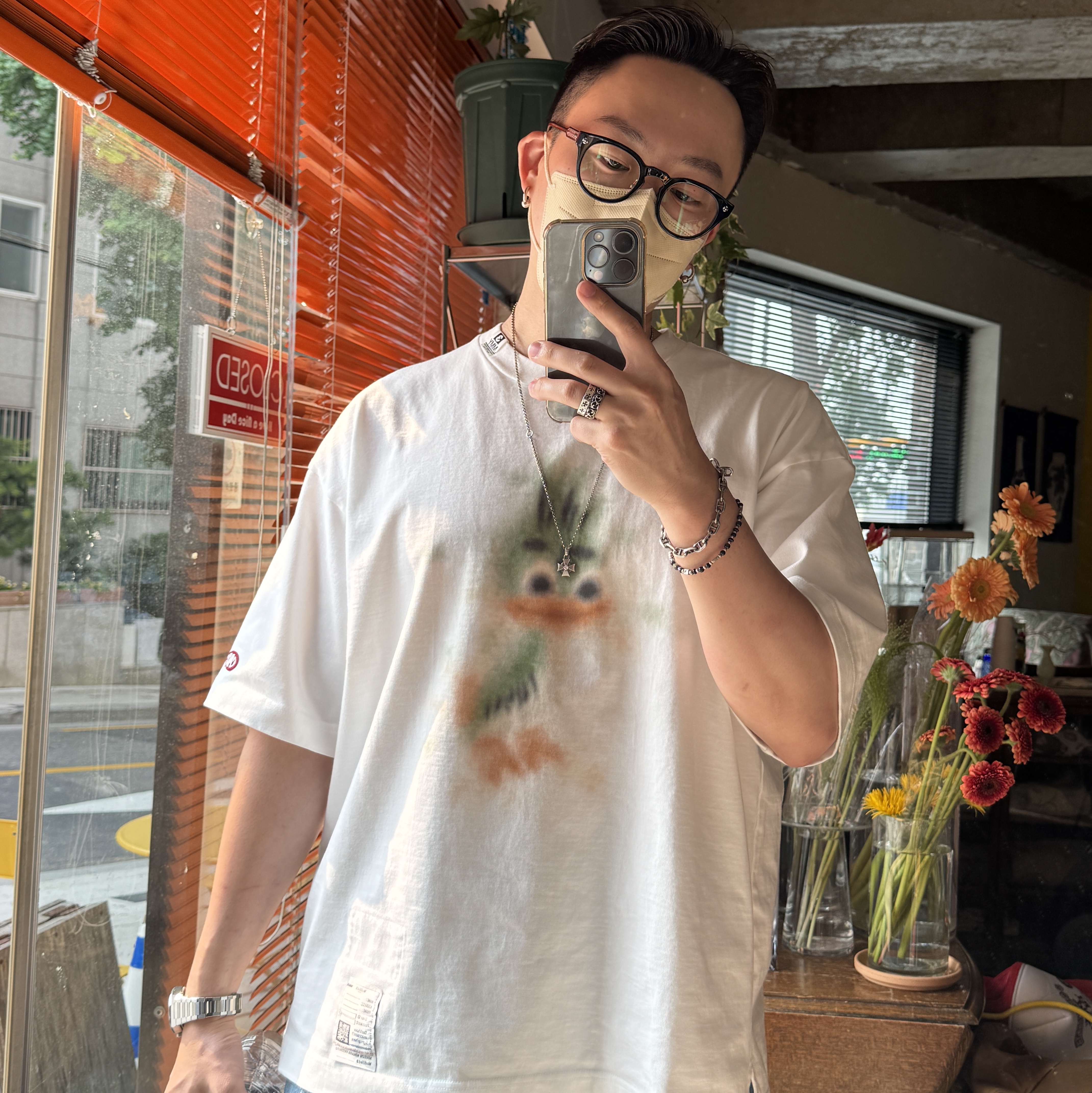 Chrome Hearts Dingalonglinglong Black, Maison Mihara Yasuhiro Short Sleeve T-Shirt White 착용 스타일