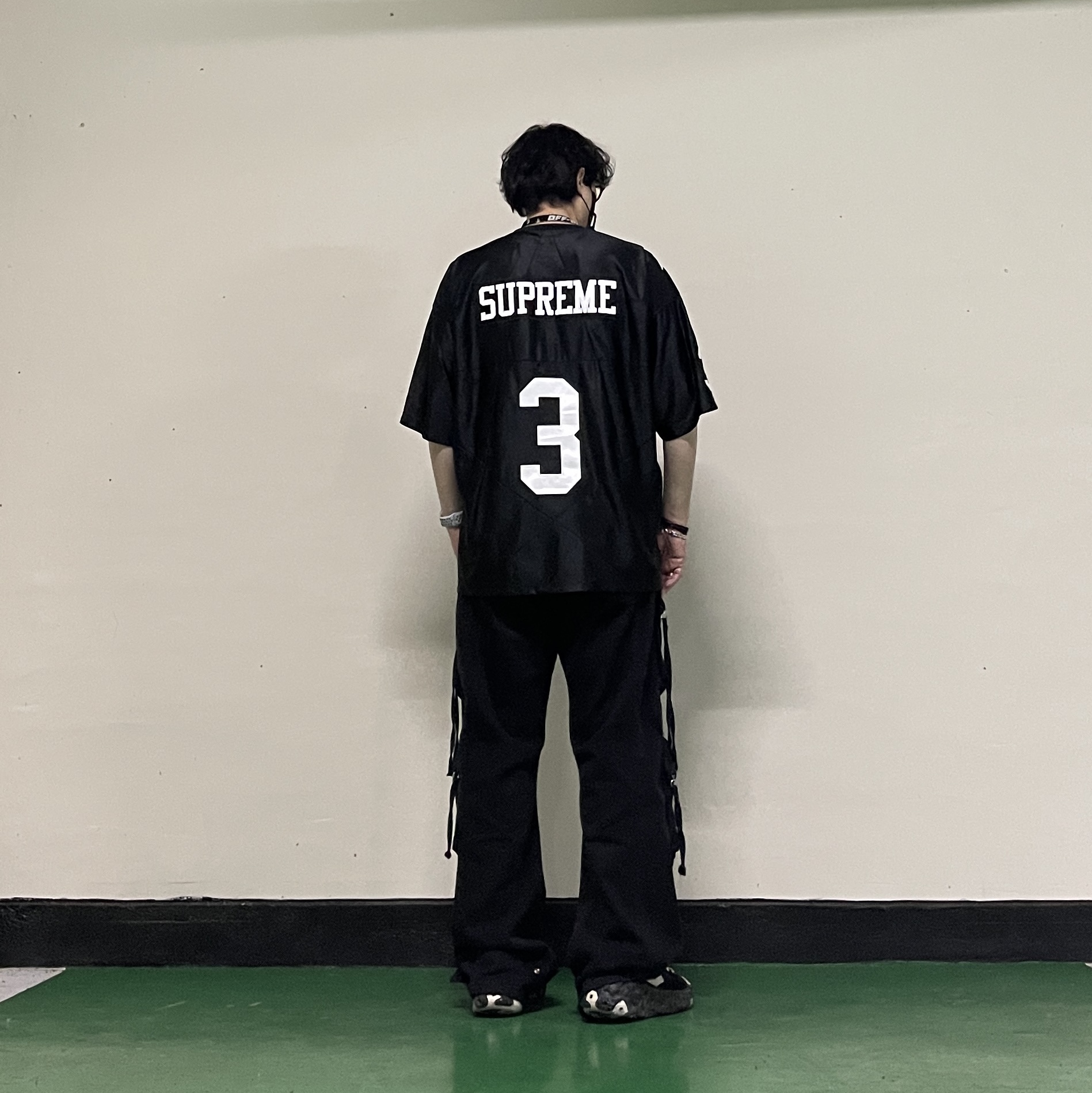 Supreme Star Football Jersey Black - 24FW, Nike x Undercover Overbreak SP Black 착용 스타일 - 4