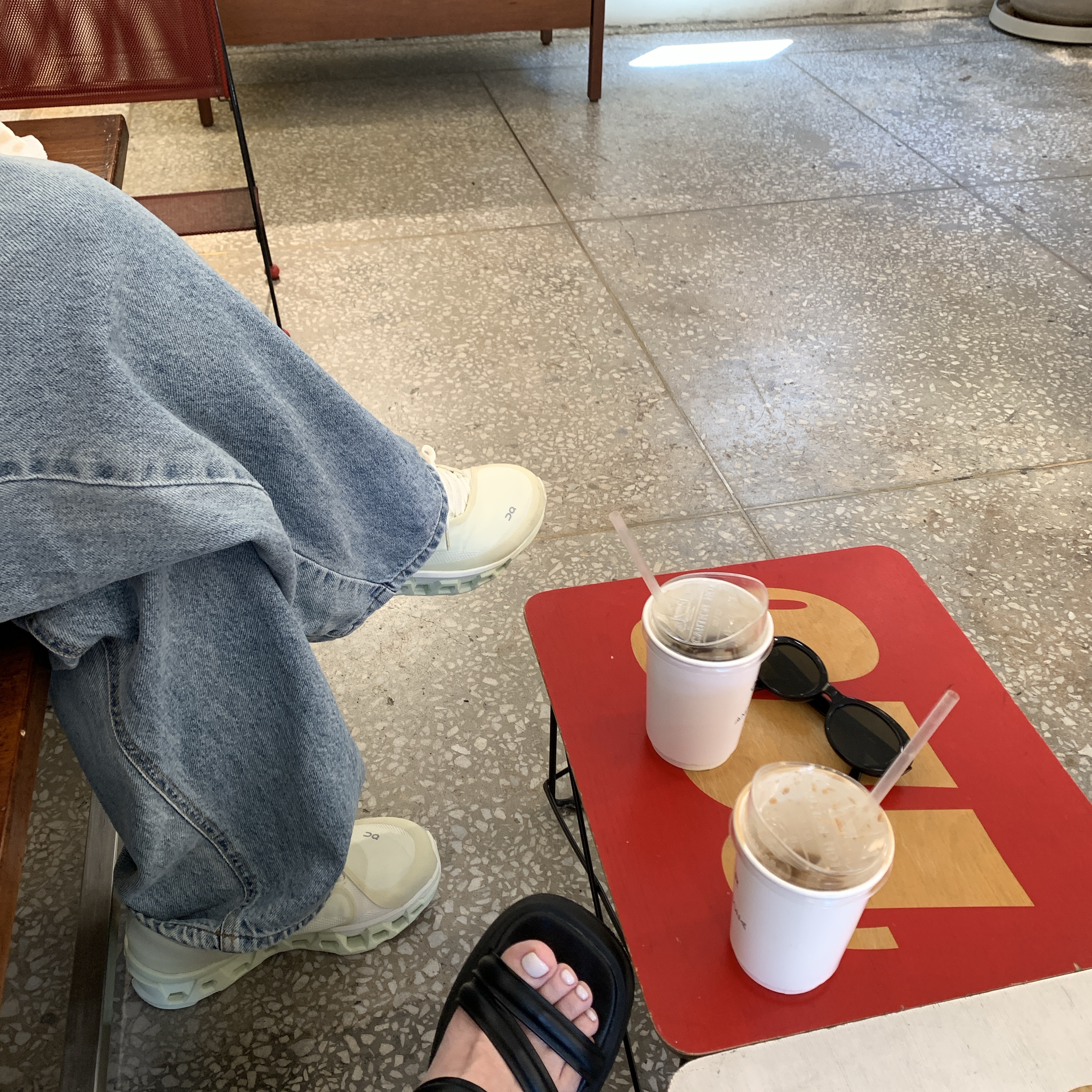 (W) On Running x Post Archive Faction (Paf) Cloudmonster 2 Seedling White 착용 스타일