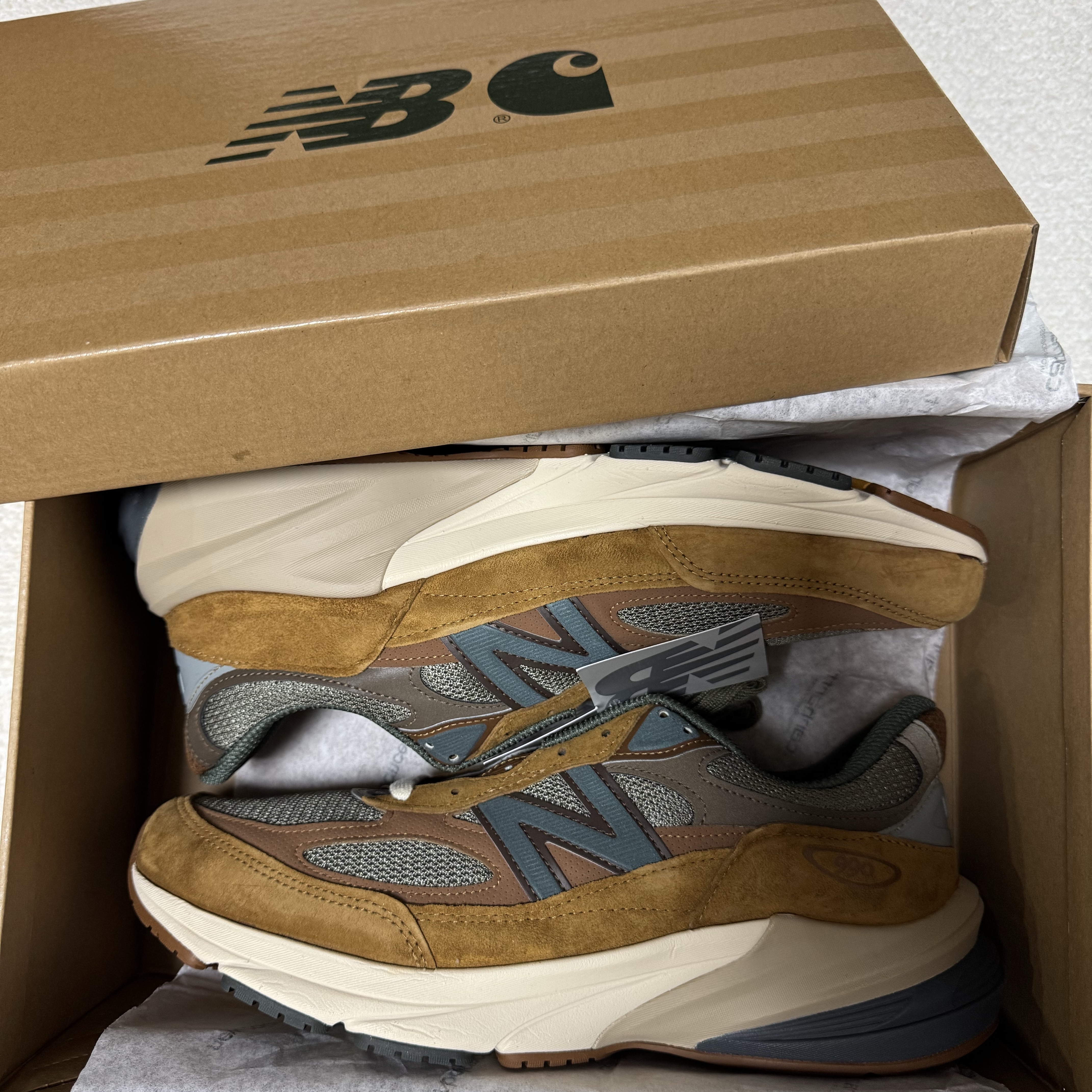 New Balance x Carhartt WIP 990v6 Made in USA Hamilton Brown Military Green 착용 스타일