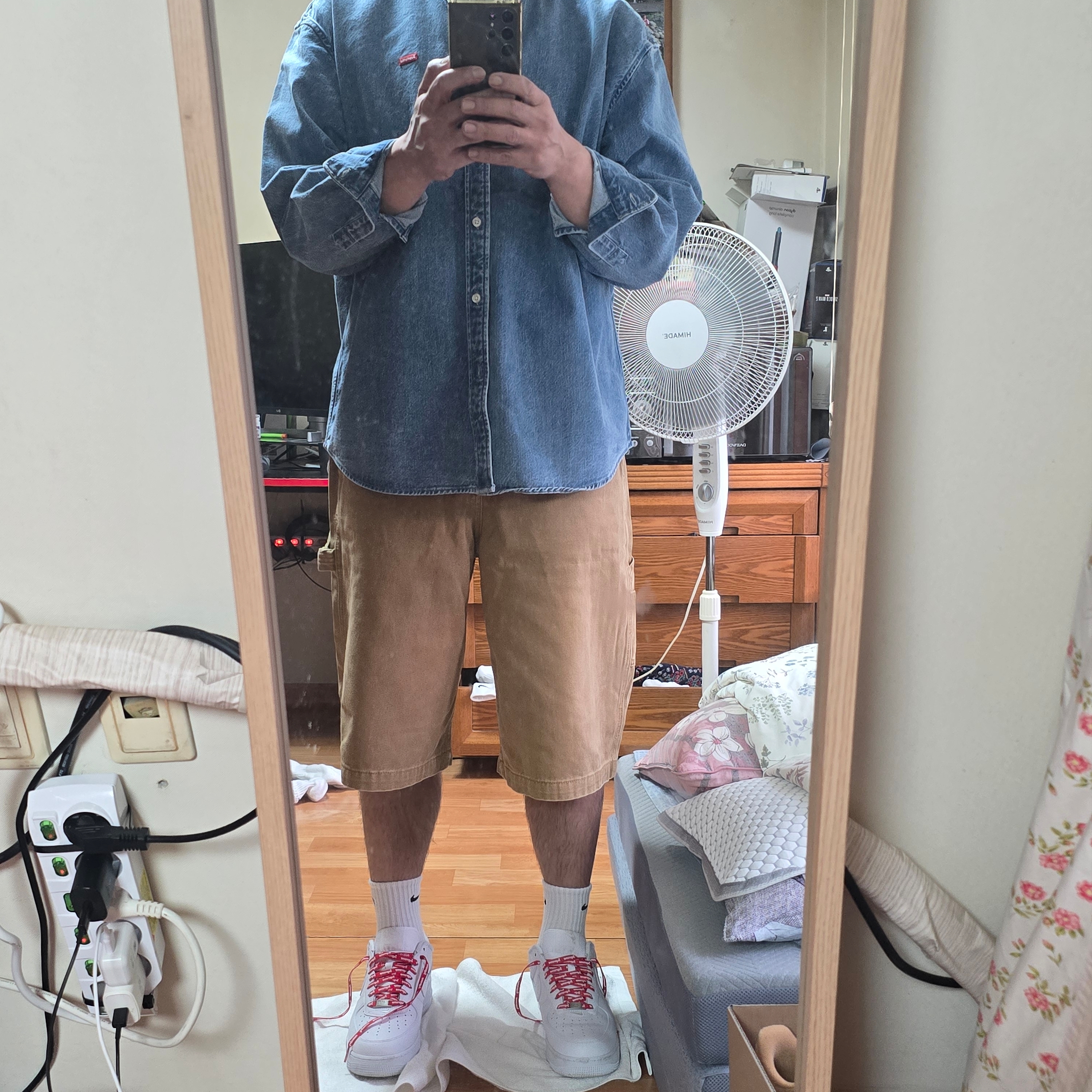 Nike x Supreme Air Force 1 Low White, Supreme Small Box Denim Shirt Washed Indigo - 25SS 착용 스타일