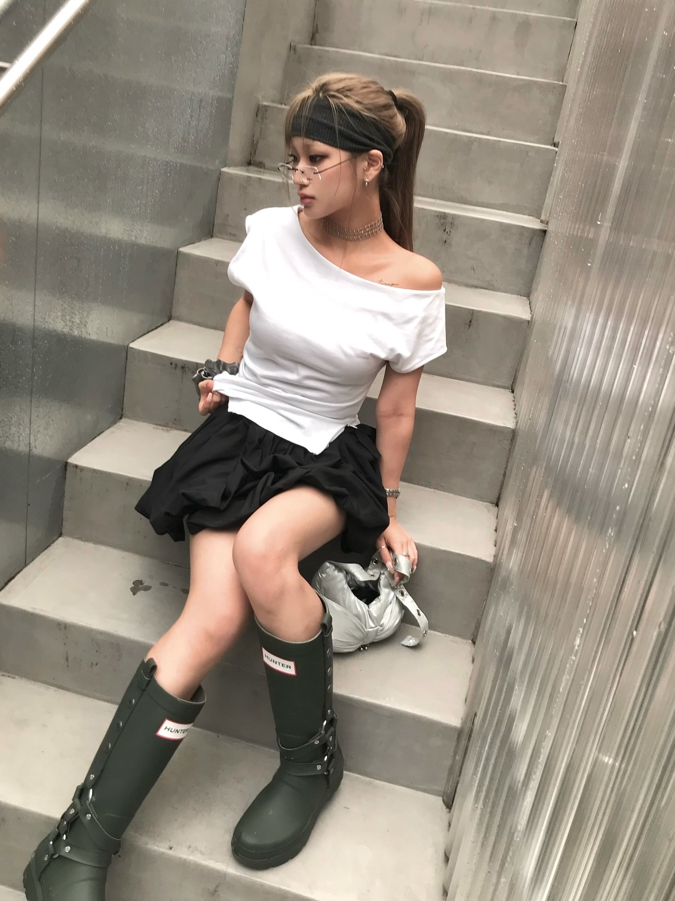 Don't Ask My Plan Balloon Mini Wrap Skirt - Black 착용 스타일 - 2