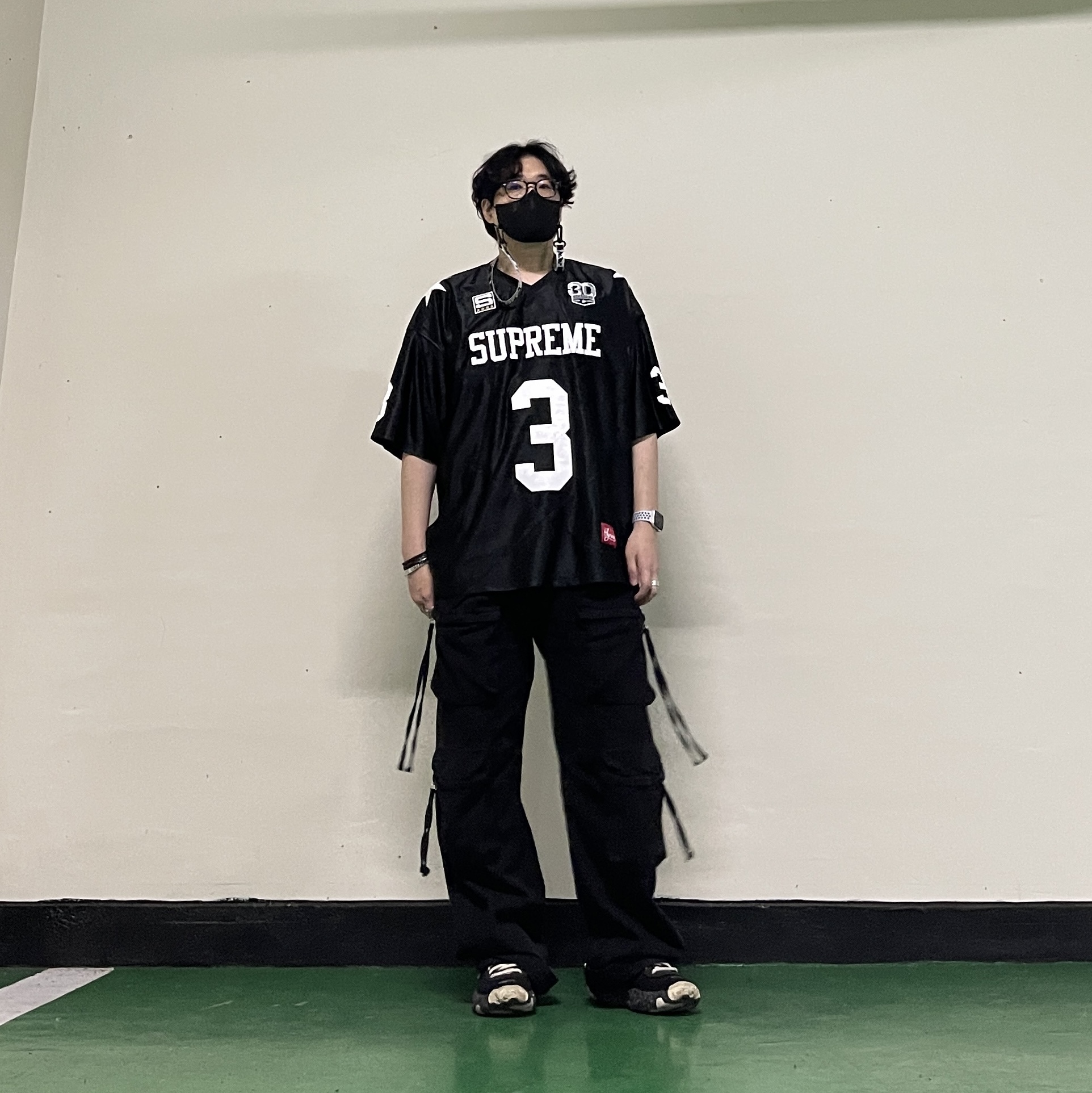 Supreme Star Football Jersey Black - 24FW, Nike x Undercover Overbreak SP Black 착용 스타일 - 3
