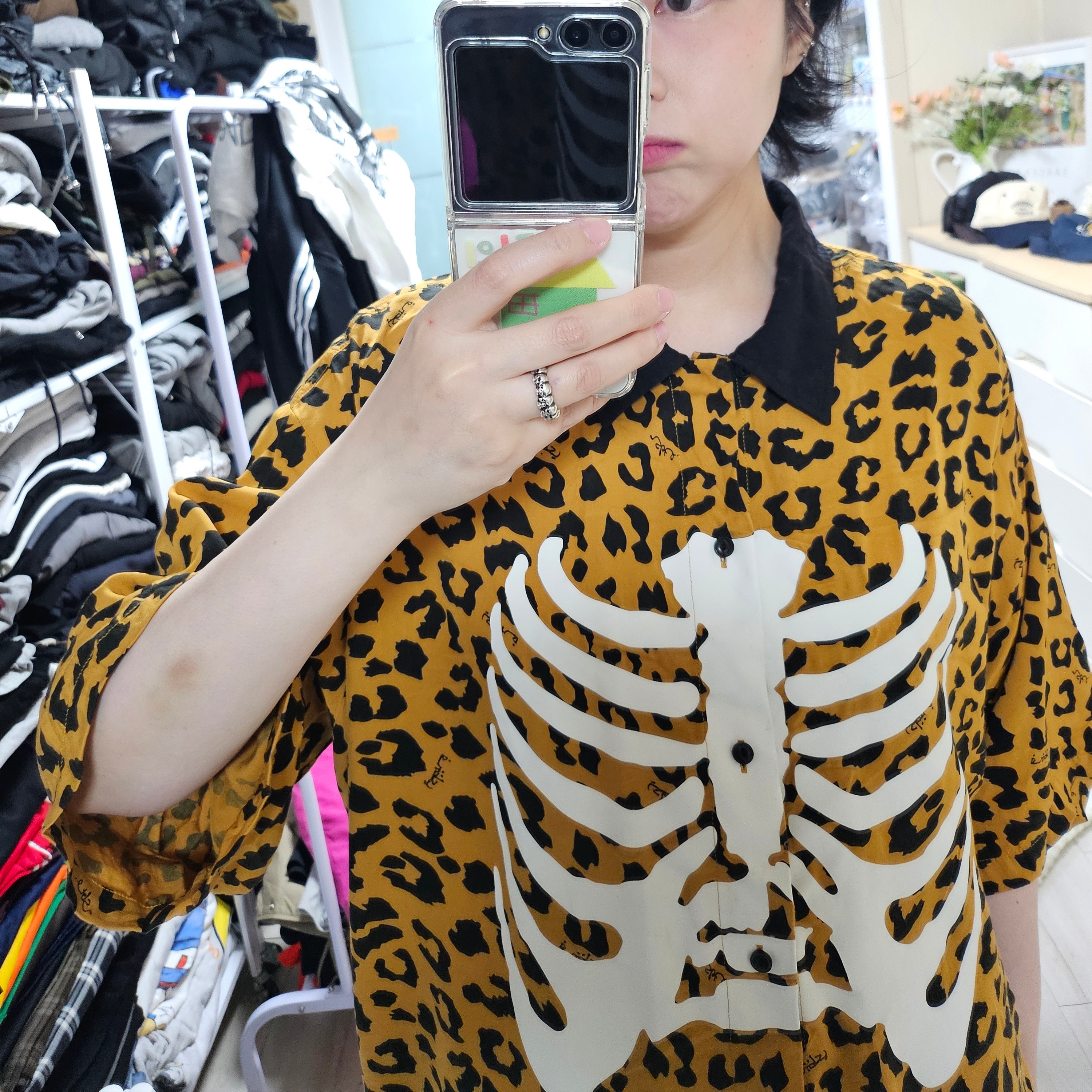 Vans x Mark SBTG Skelleton Short Sleeve Shirt Brown, Hysteric Glamour Skull Ring Silver 착용 스타일