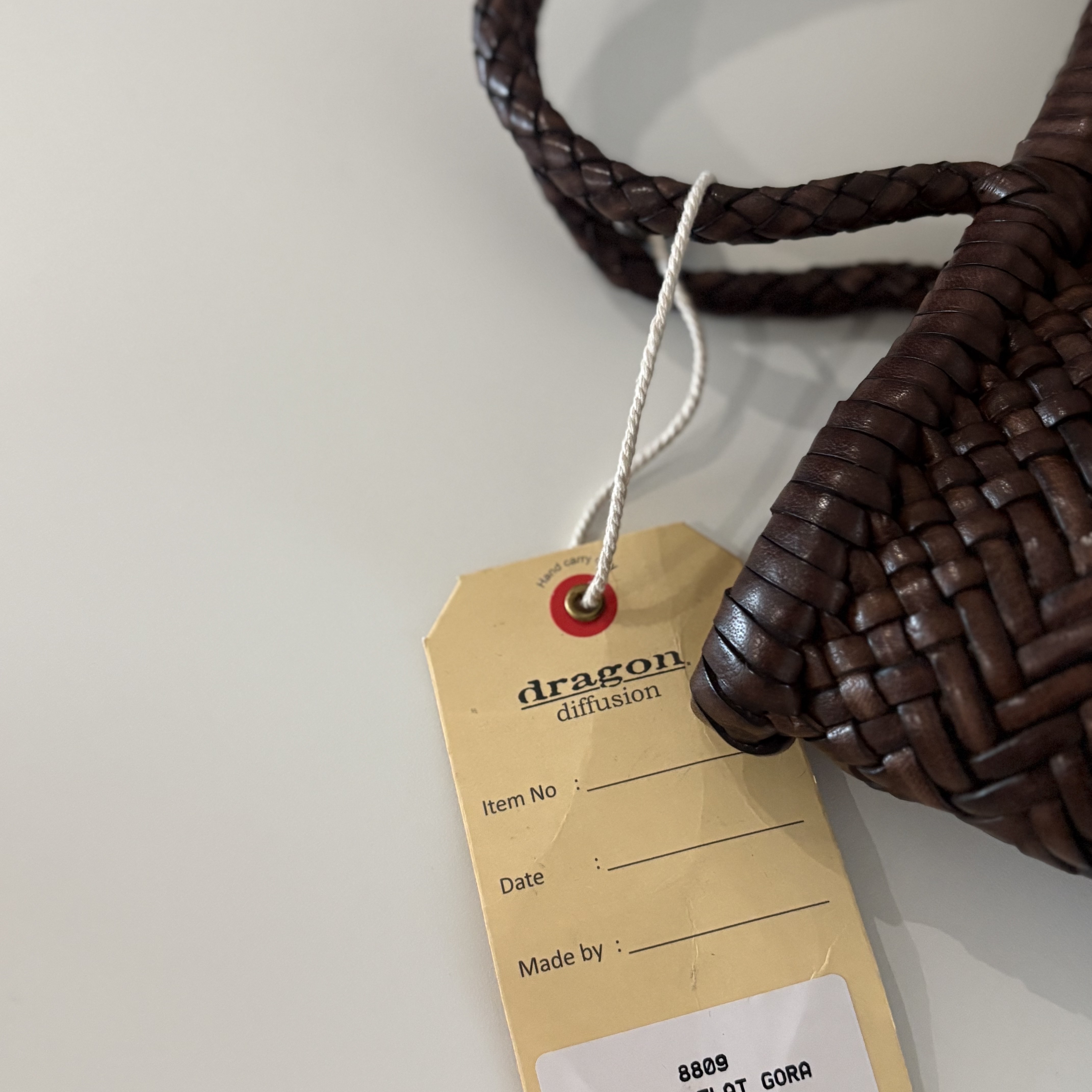 Dragon Diffusion Mini Flat Gora Dark Brown 착용 스타일