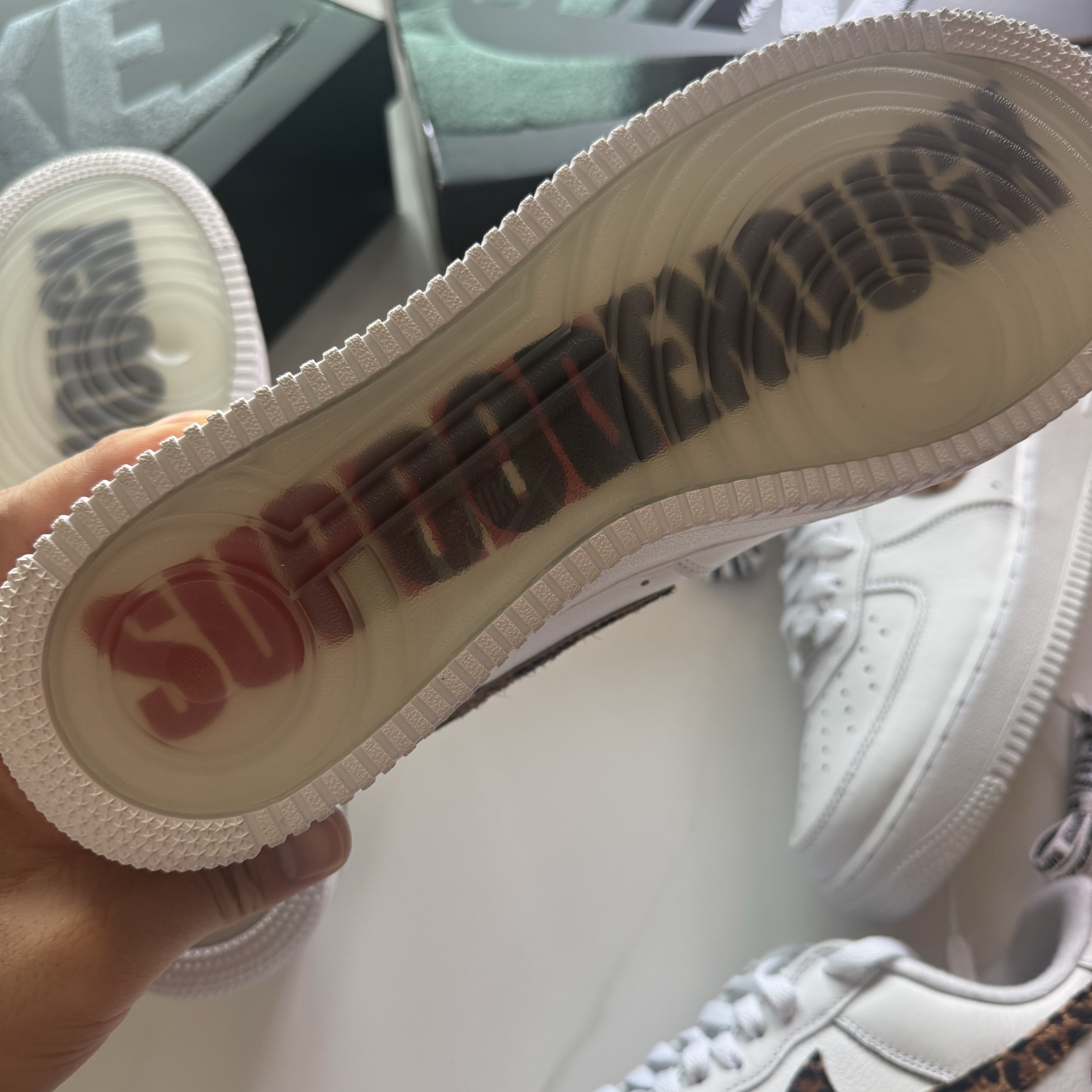Nike x Supreme x GOODENOUGH Air Force 1 Low White - 25SS 착용 스타일 - 3
