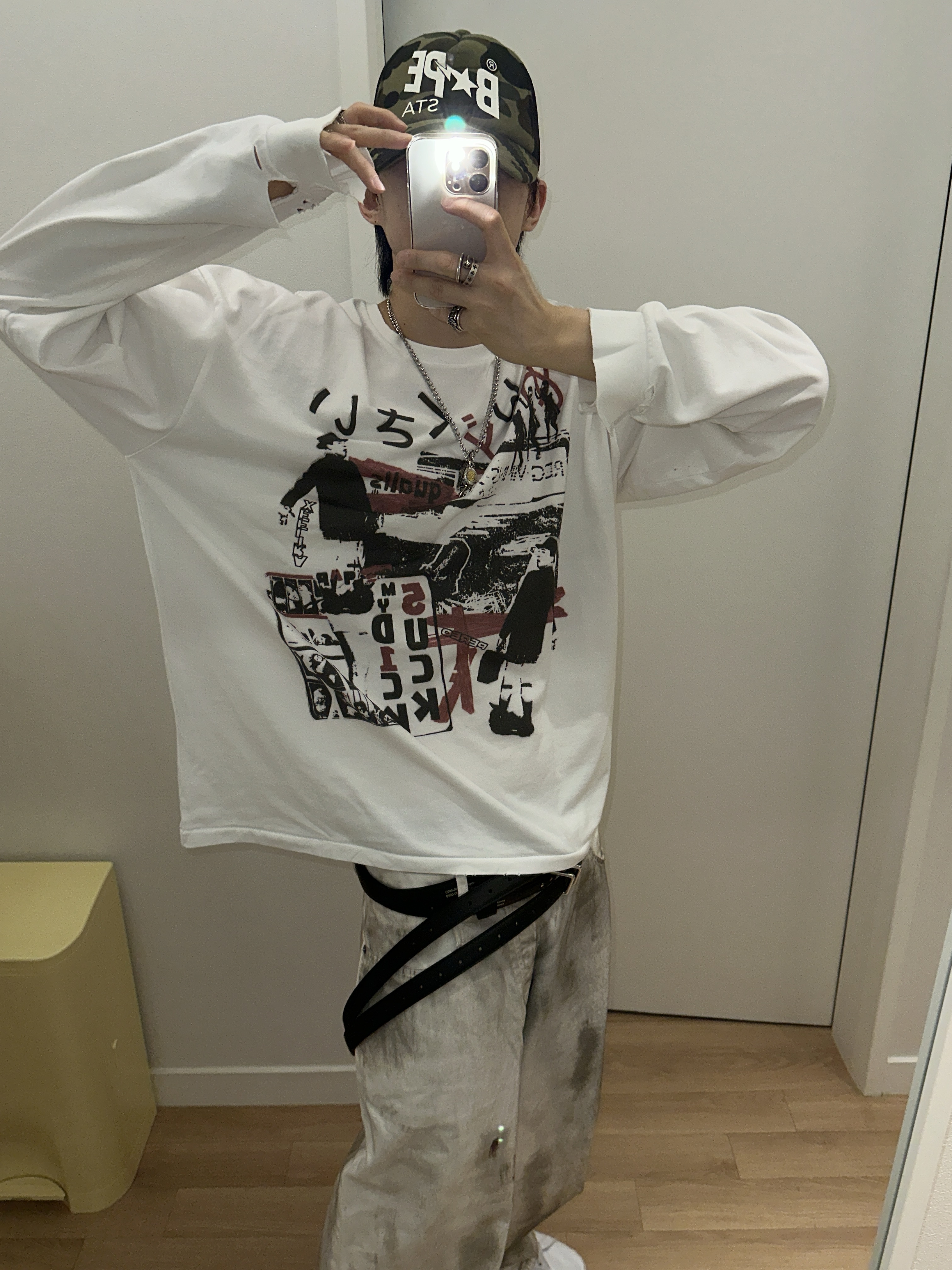 qAp 5-1 Long Sleeve T-Shirt Cream, Adidas Stan Smith Decon Cloud White Green 착용 스타일 - 3