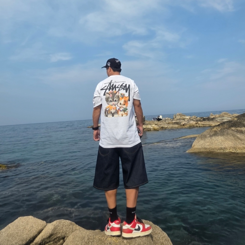 Supreme World Famous S Logo 6-Panel Black, Supreme x Marithe Francois Girbaud X-Seam Baggy Denim Shorts Rigid Indigo - 25SS 착용 스타일 - 2