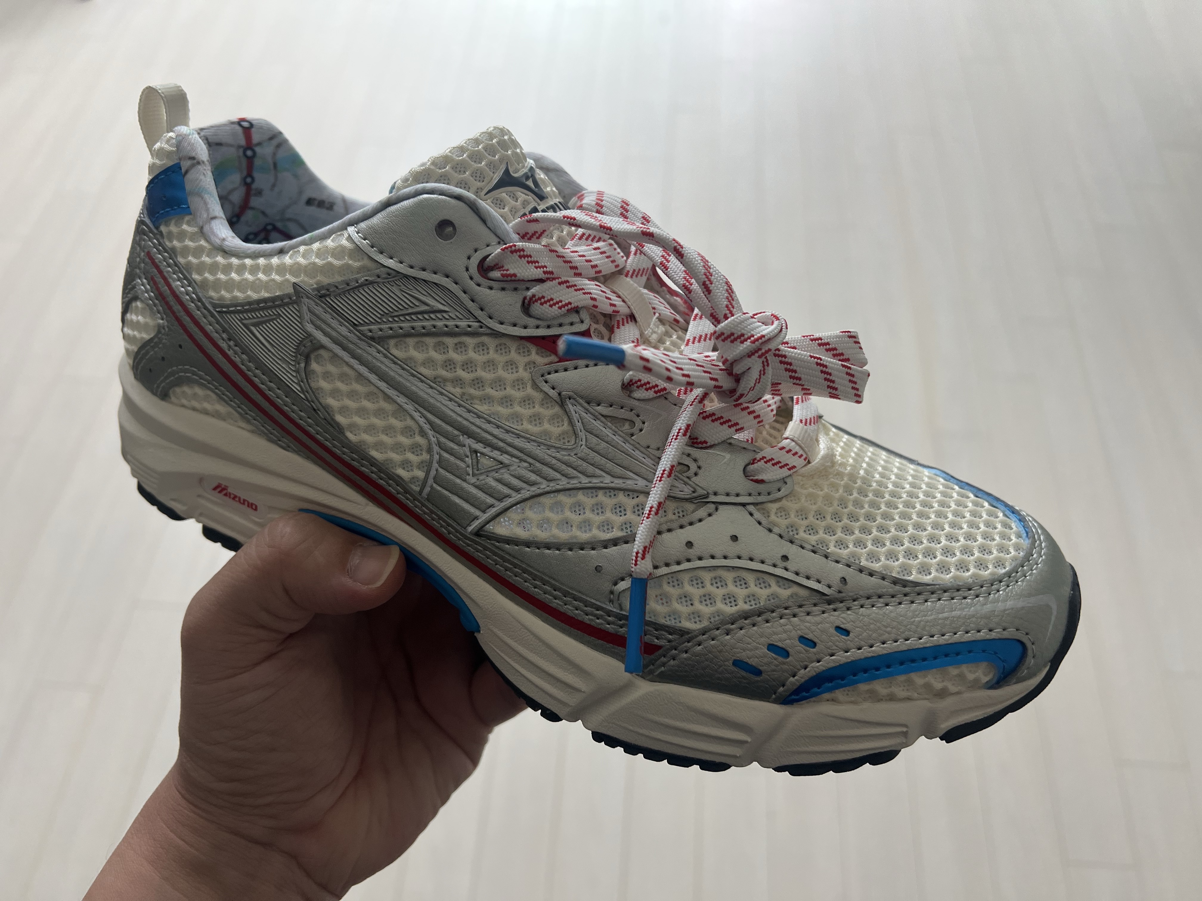 Mizuno MXR Pristine High Risk Red 착용 스타일